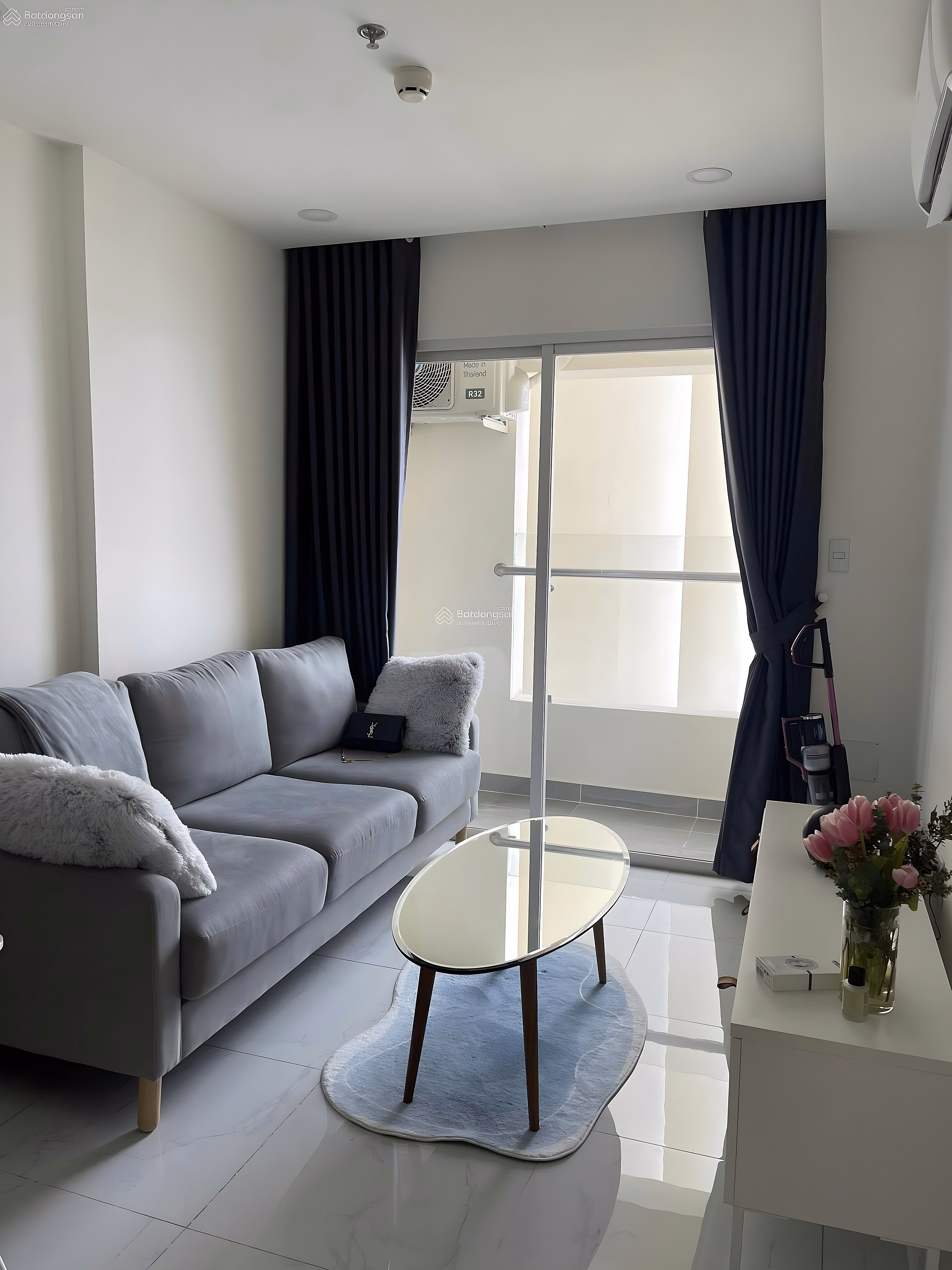 Terra Royal apartment for rent on Ly Chinh Thang, 58m2, 2 bedrooms, 1 full bathroom, price 20 million/month Contact 0933 481 ***