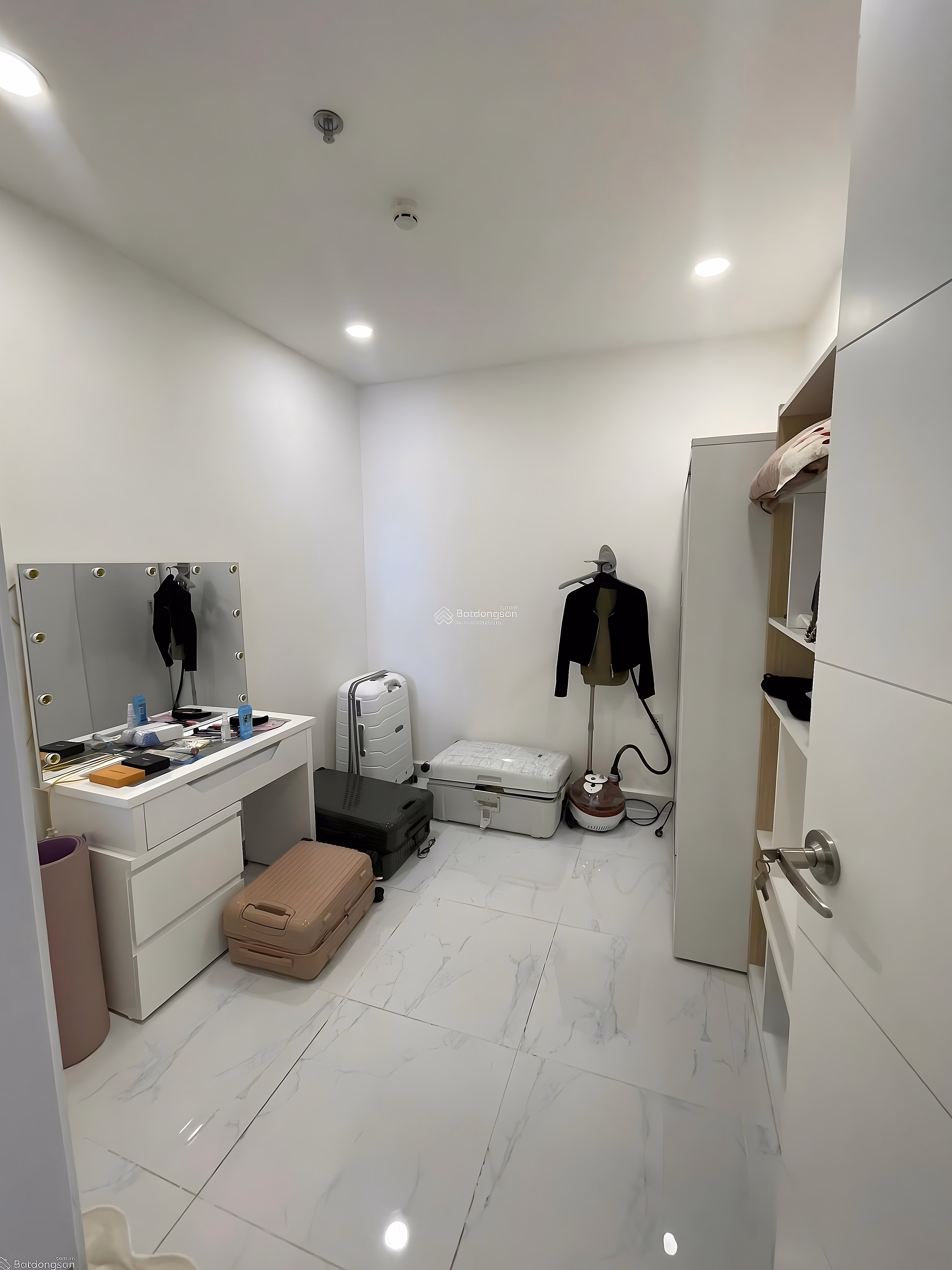 Terra Royal apartment for rent on Ly Chinh Thang, 58m2, 2 bedrooms, 1 full bathroom, price 20 million/month***