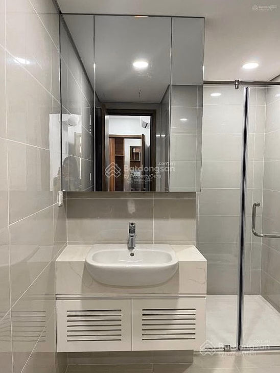 Eco Green Saigon apartment for rent with 2 bedrooms, cool direction to welcome the sun, price 13 million/month