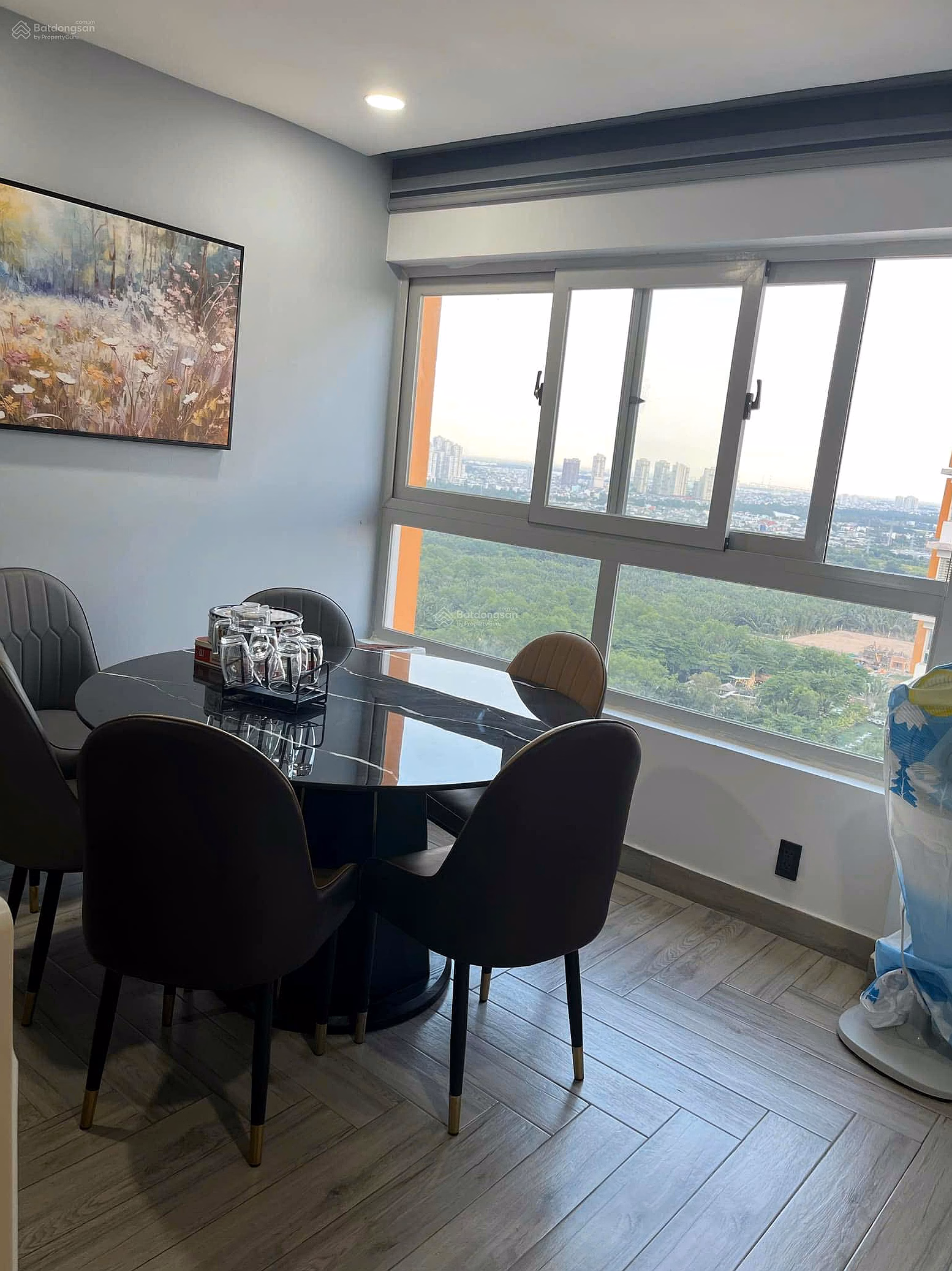 3-bedroom pink book apartment at CC Dragon Hill, super large area of ​​122m2, very good price of 5 billion VND, see the house anytime