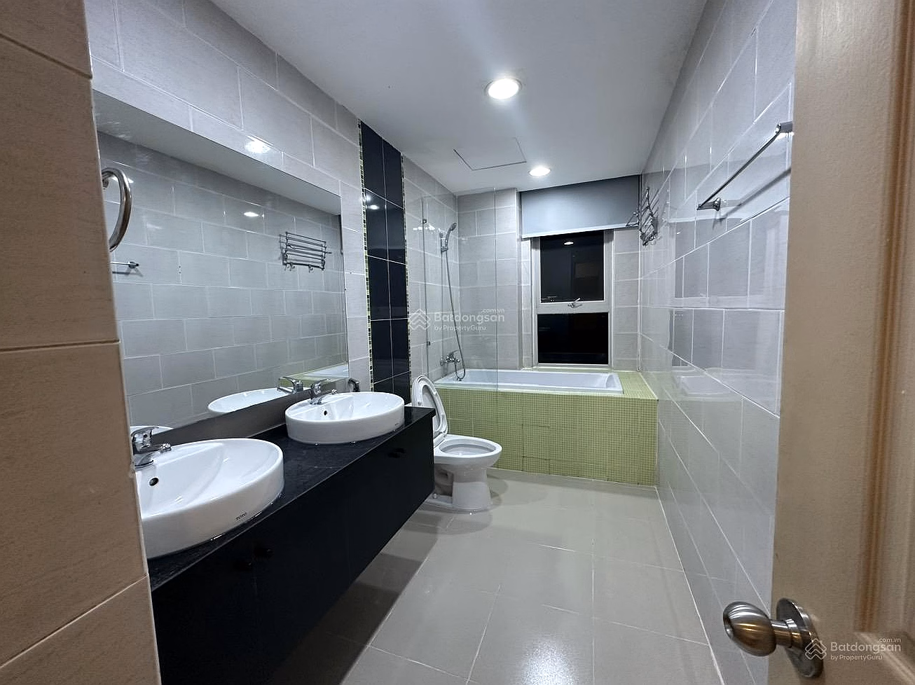 3-bedroom pink book apartment at CC Dragon Hill, super large area of ​​122m2, very good price of 5 billion VND, see the house anytime