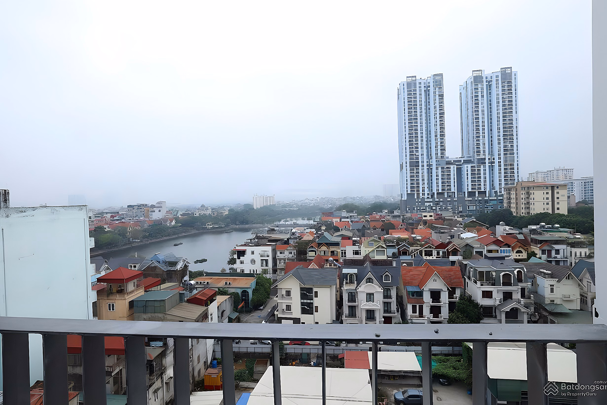 Due to work transfer, need to urgently sell apartment 2 bedrooms + 1 92m2 Grand Sunlake Van Quan, Ha Dong, city view