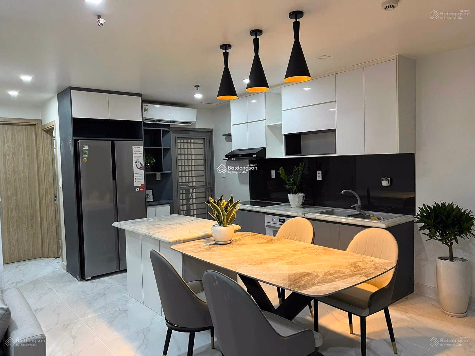 Unexpectedly cheap price, Hung Phuc apartment 2 bedrooms 78m2 price 6.5 billion. Contact: 0916 376 ***