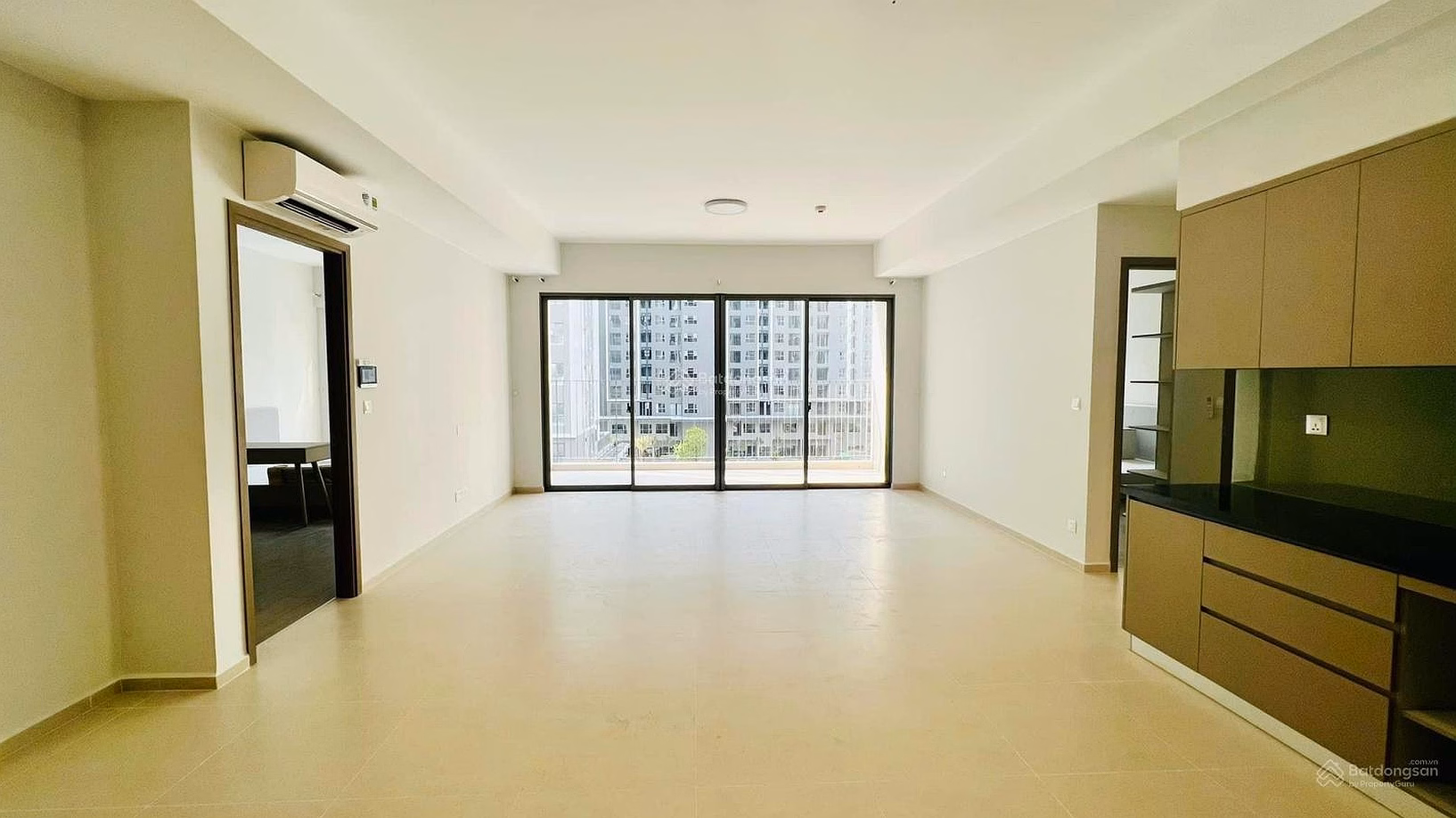 Apartment for sale 113m2 (3 bedrooms, 2 bathrooms), 4.38 billion, with red book notarized immediately, loan support, NT gift