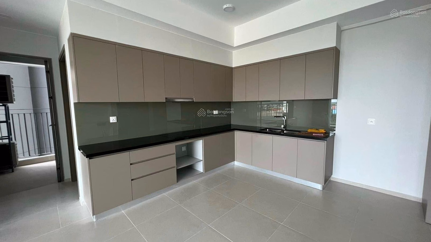 For sale 85m2, 3 bedrooms, 2 bathrooms, priced at 3,510 billion, with bed, wardrobe - with pink book, loan support -Westgate