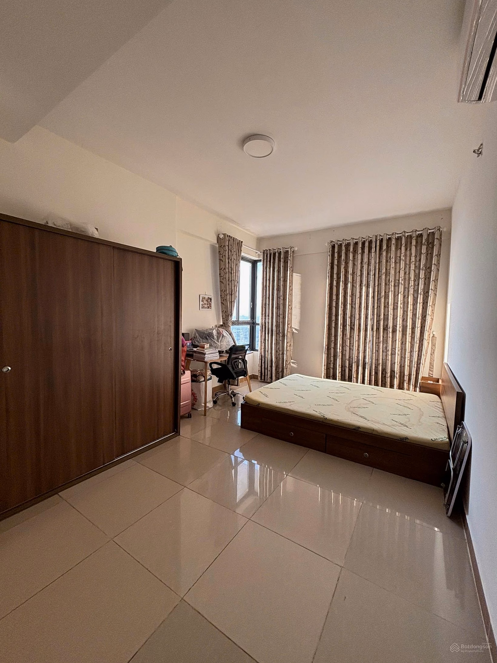 Apartment for rent in Duc Khai District 7, 97m2 3 bedrooms - 2 bathrooms, furnished, price 10 million/month:***