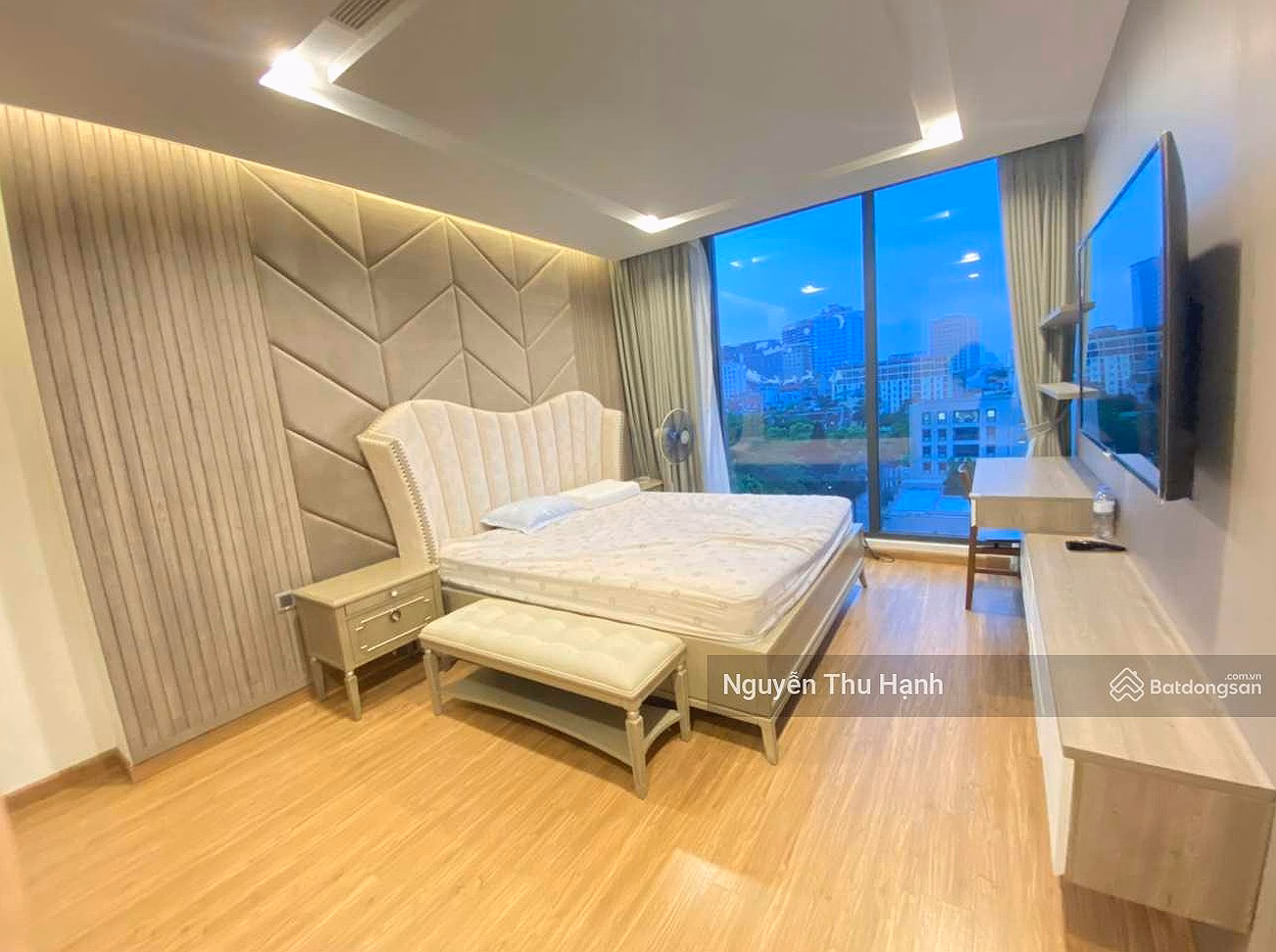 Owner rents luxury apartment Aqua Central 44 Yen Phu, 3 bedrooms, 140m2, 35 million/month***