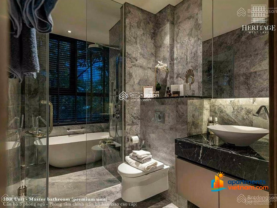 The owner offers to sell a 3-bedroom Heritage West Lake apartment, fully furnished, nice floor with open view. Rare item, good price