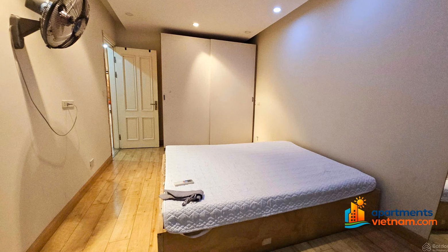 Hot - Golden Palace - Me Tri 128m2 3 bedrooms full beautiful house, cool direction price 19 million/month with car slot 0968 113 ***