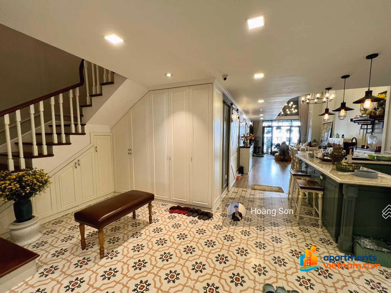 Super product Royal City duplex penthouse 300 m2 4 bedrooms 3 bathrooms full luxury furniture price only 48.8 million