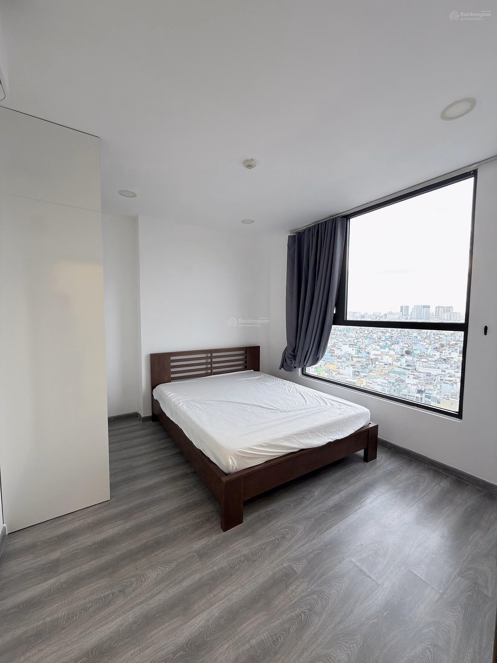 Riva Park apartment building, Xom Chieu ward, Saigon river view - beautiful interior
