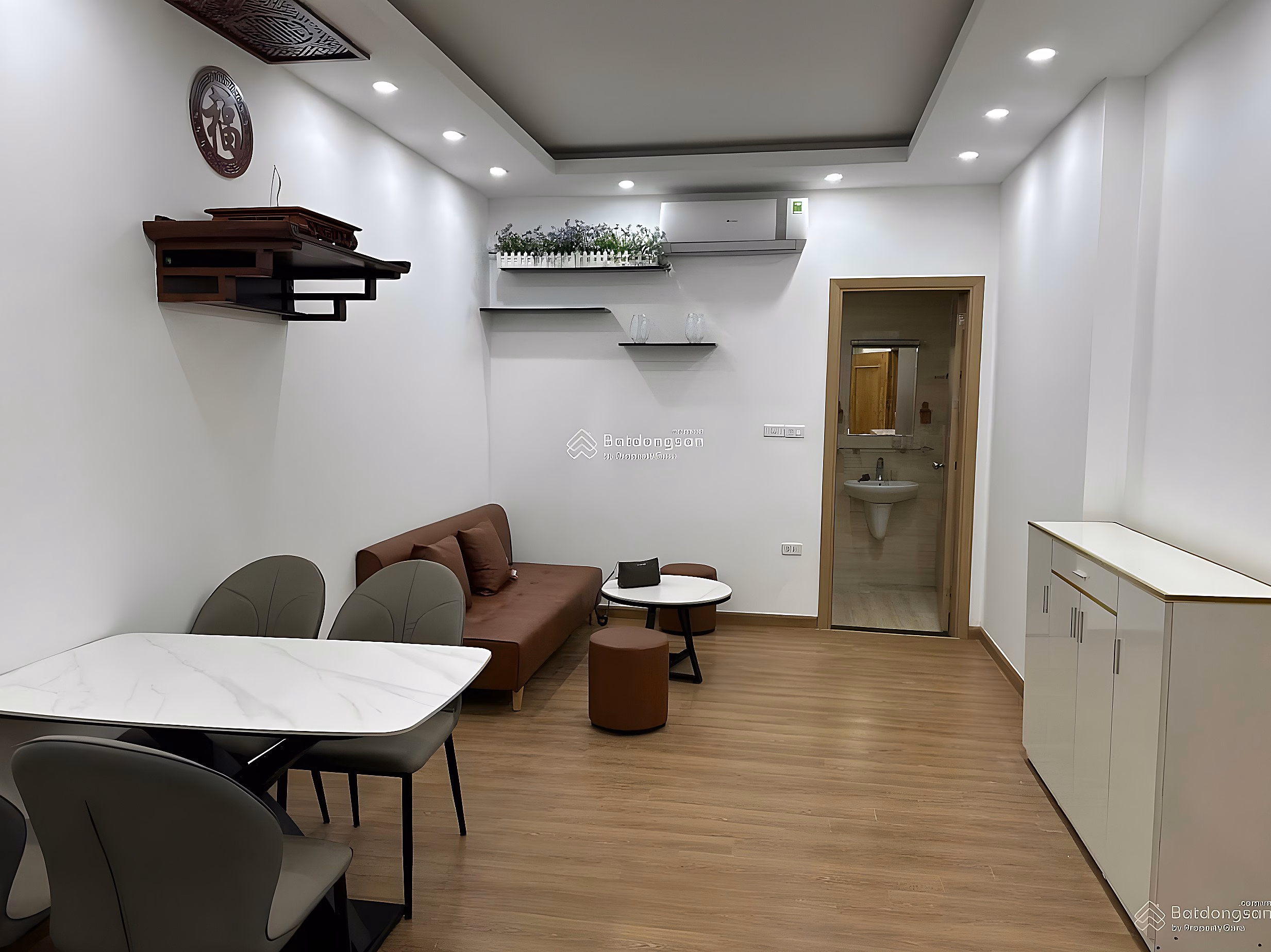 Owner selling 2 bedroom, 2 bathroom 60m2 apartment in The K Park for only 4.6x billion, very open direction, contact 0985 138 ***