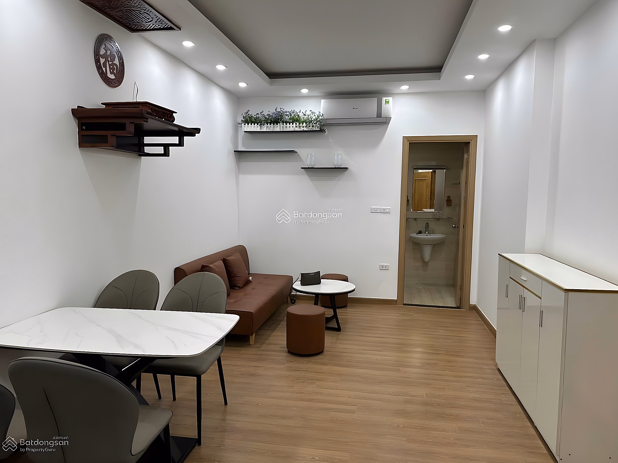 Owner selling 2 bedroom, 2 bathroom 60m2 apartment in The K Park for only 4.6x billion, very open direction***