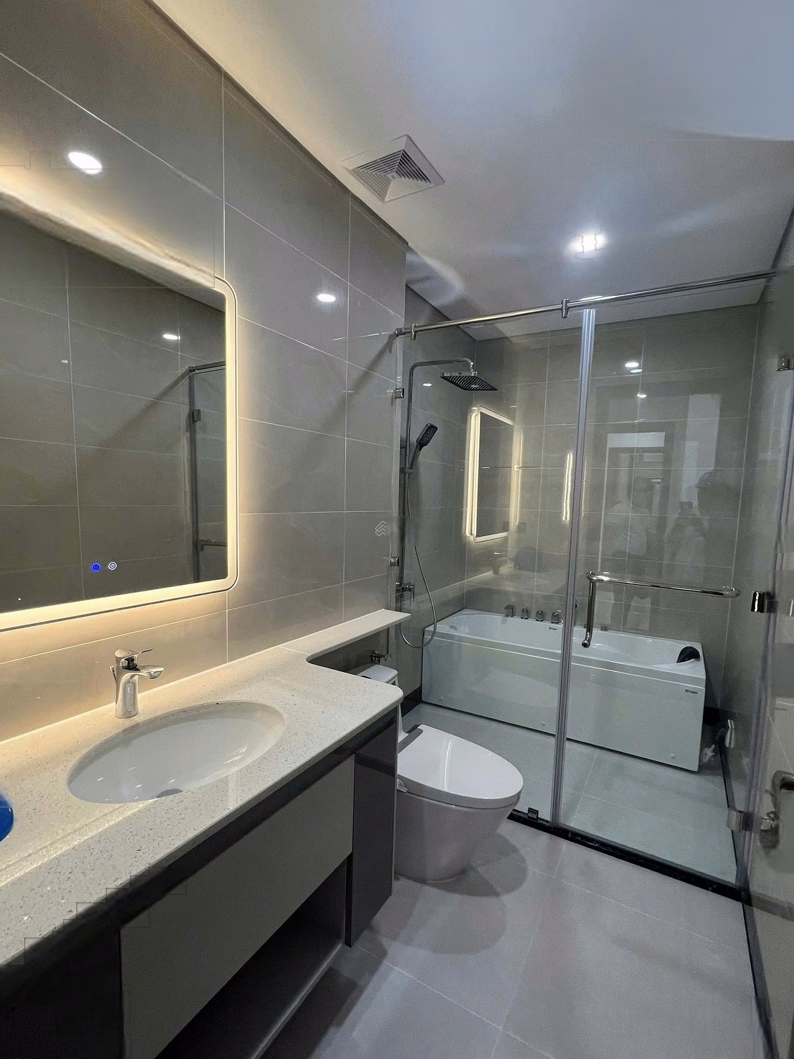 Selling rate: Nice apartment + Nice floor, Good market price Viha 107 Nguyen Tuan***
