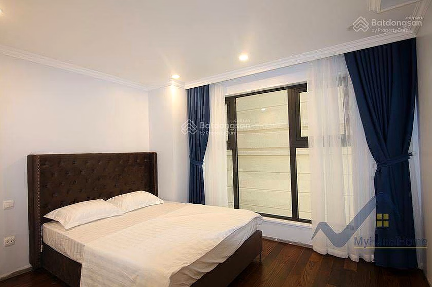 Owner of 146m² 3 bedroom apartment with West Lake view needs to sell urgently, best price on the market 18 billion *****
