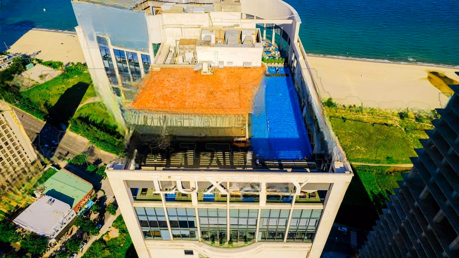 Owner selling luxury beach apartment 2 bedrooms, 100m2, high floor vip 120 Vo Nguyen Giap, full Luxury furniture