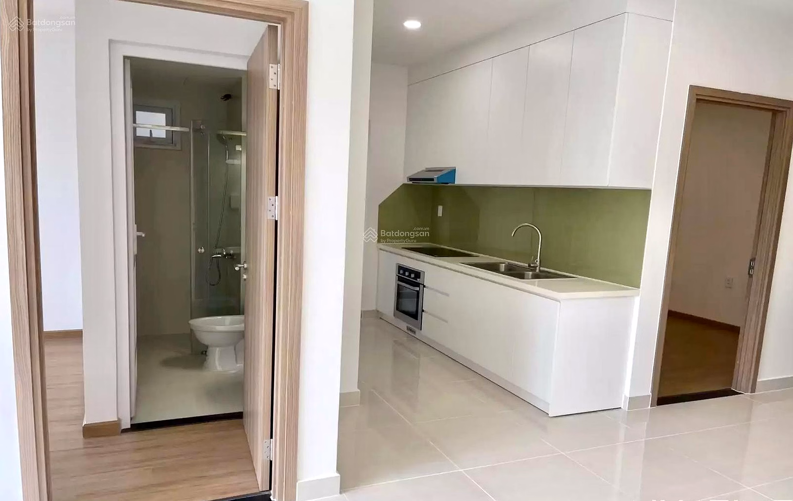 The owner is stuck with money and sells the Lavita Charm 2 bedroom apartment for only 4,190 billion, price is negotiable. Maximum bank support