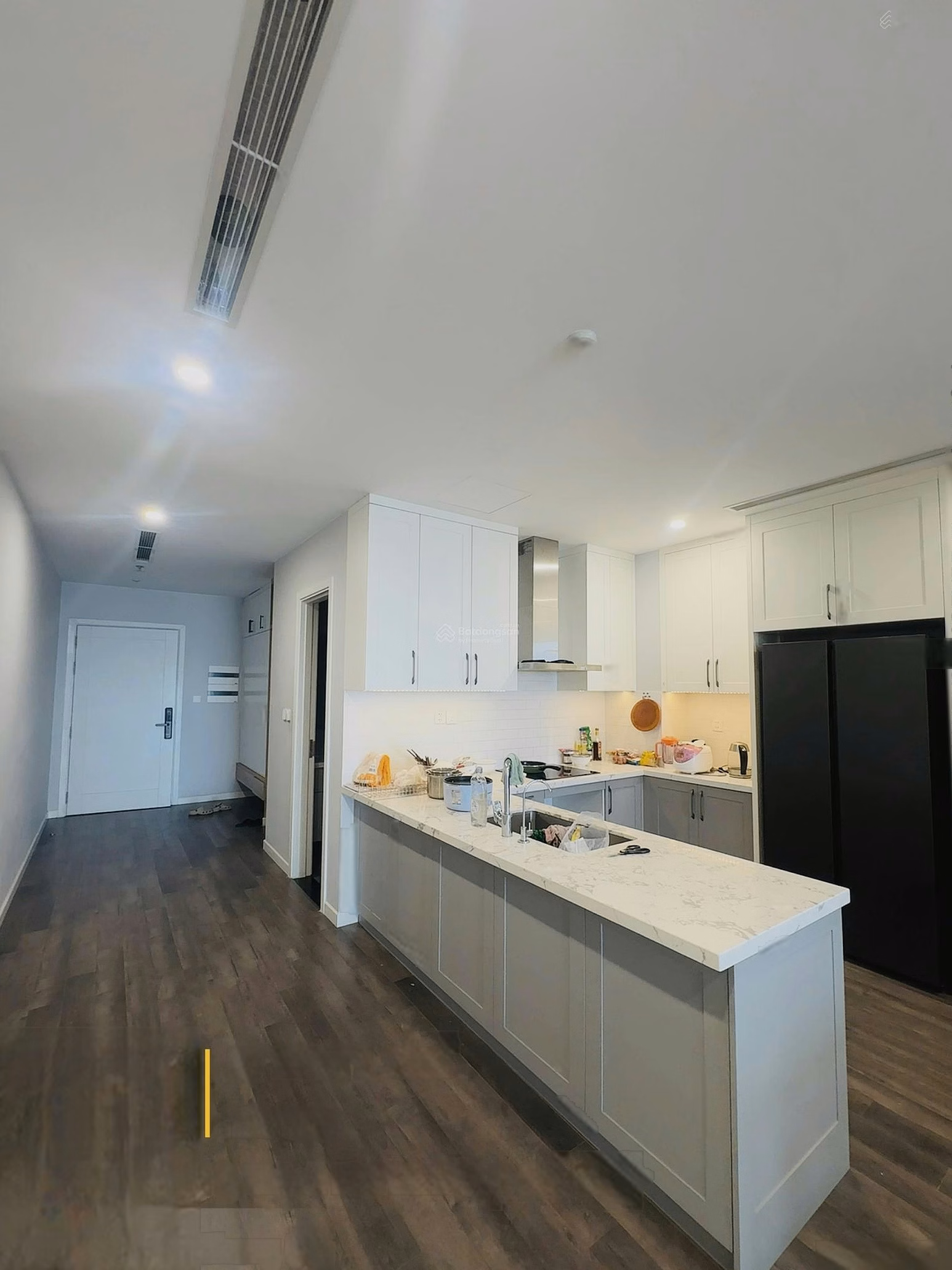 Apartment for rent with 3 bedrooms, 2 bathrooms. Basic/full furniture, beautiful view at The Nine, Pham Van Dong. Price 20 million/month