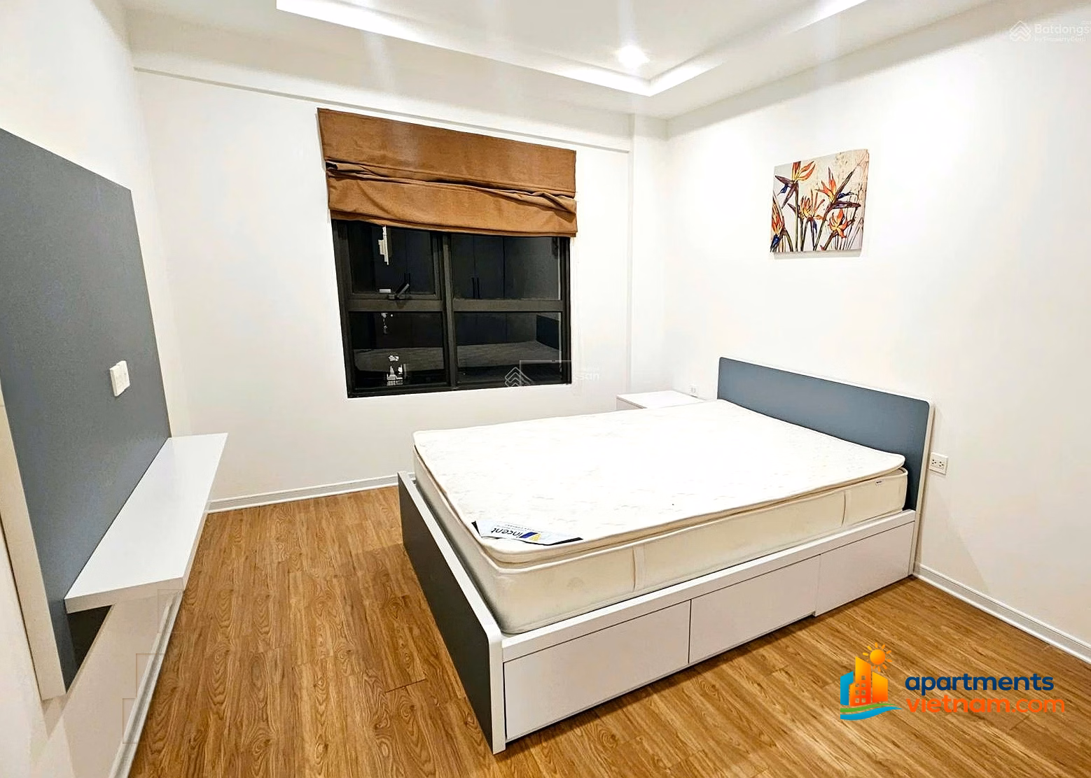 2 bedroom apartment for rent urgently with West Lake view at Kosmo Tay Ho, price from 14 million***