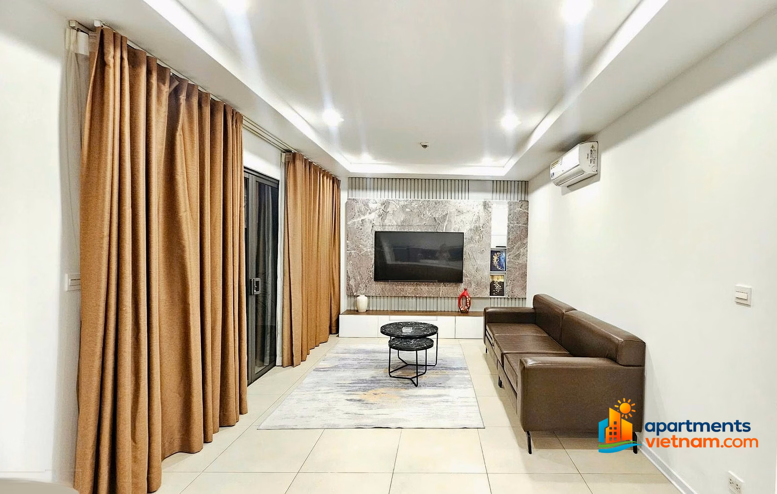 2 bedroom apartment for rent urgently with West Lake view at Kosmo Tay Ho, price from 14 million***