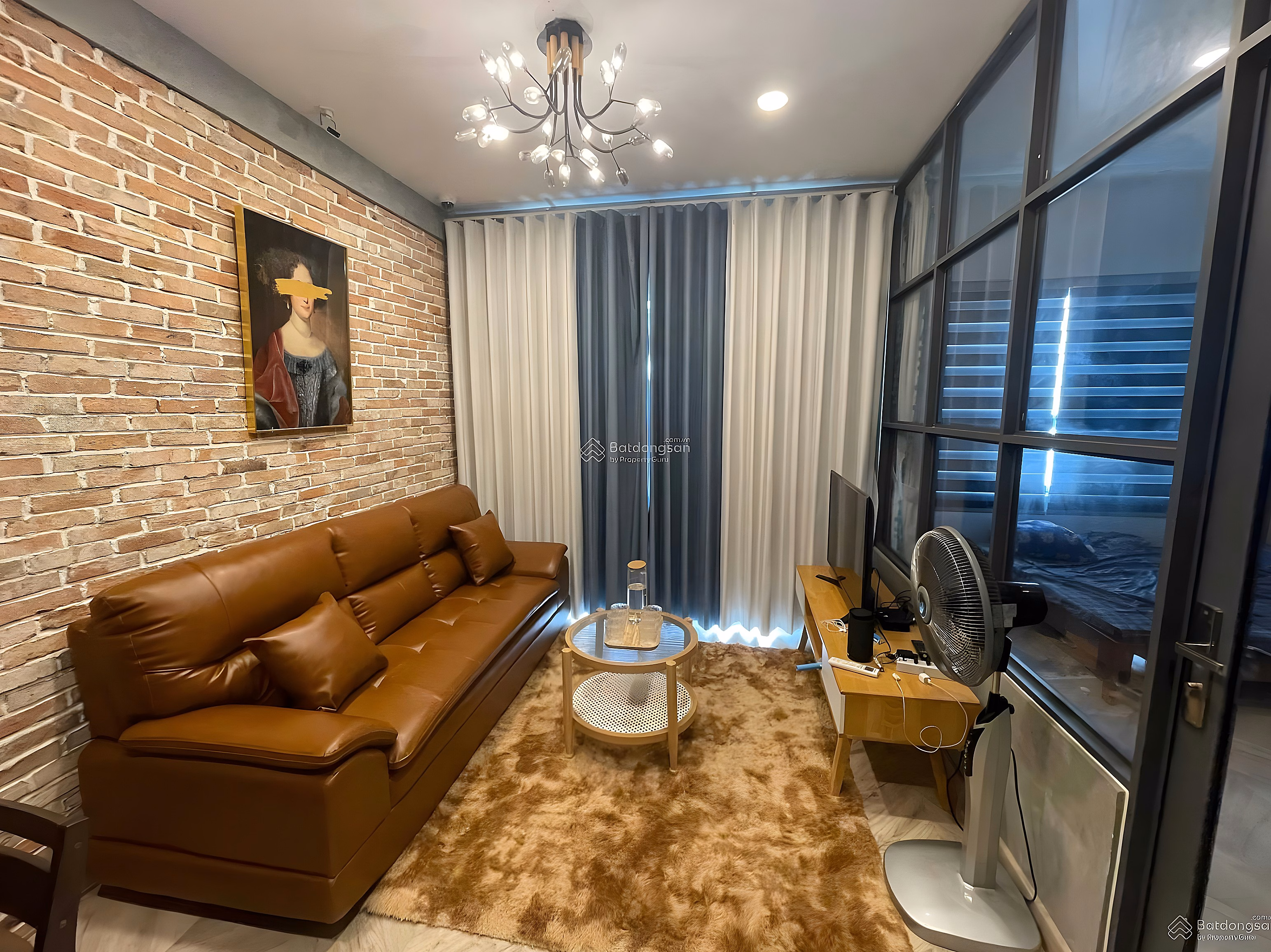 Owner needs to sell apartment Summer Square, District 6, 63m2, 2 bedrooms, 2 bathrooms, price 3 billion, pink book, contact 0905 663 ***