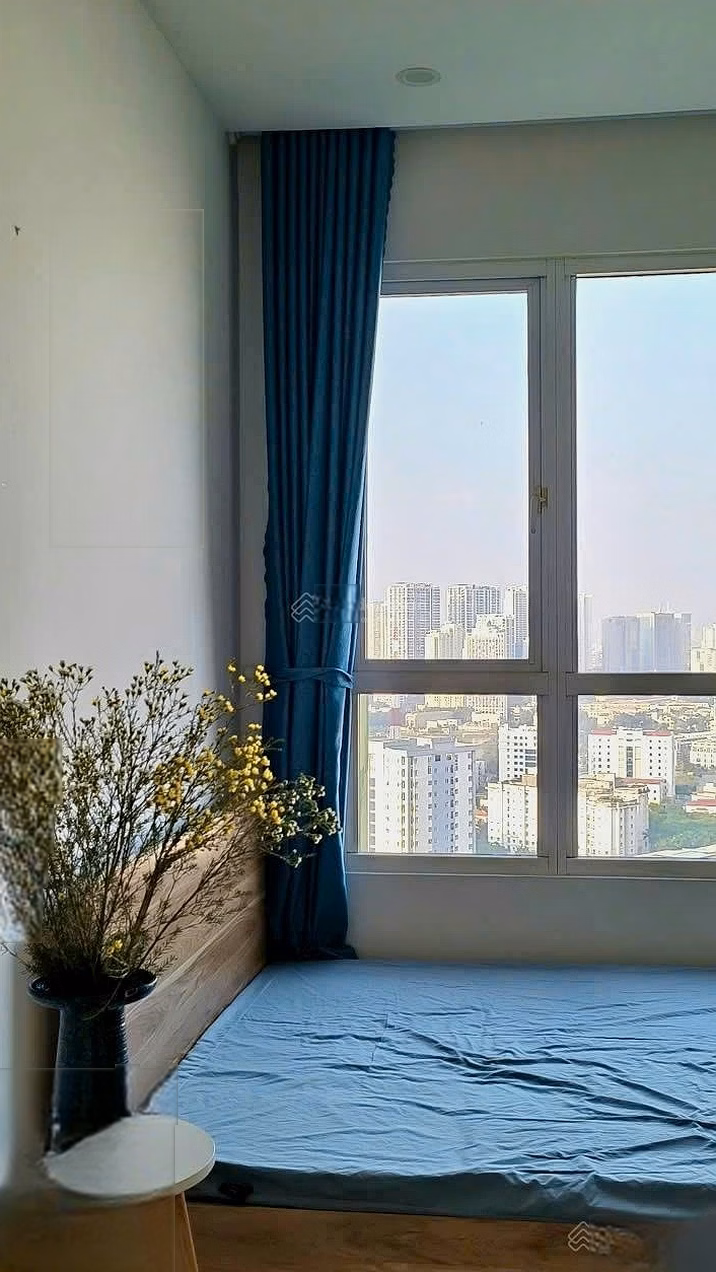 Beautifully furnished 2-bedroom apartment for rent, cool facing house, with car parking slot at Seasons Avenue - Ha Dong