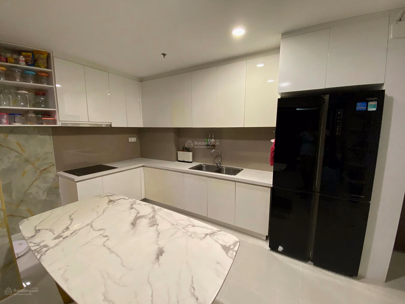 Masteri An Phu Thao Dien District 2 2-bedroom apartment for urgent rent, cheap price 20 million/month, open view