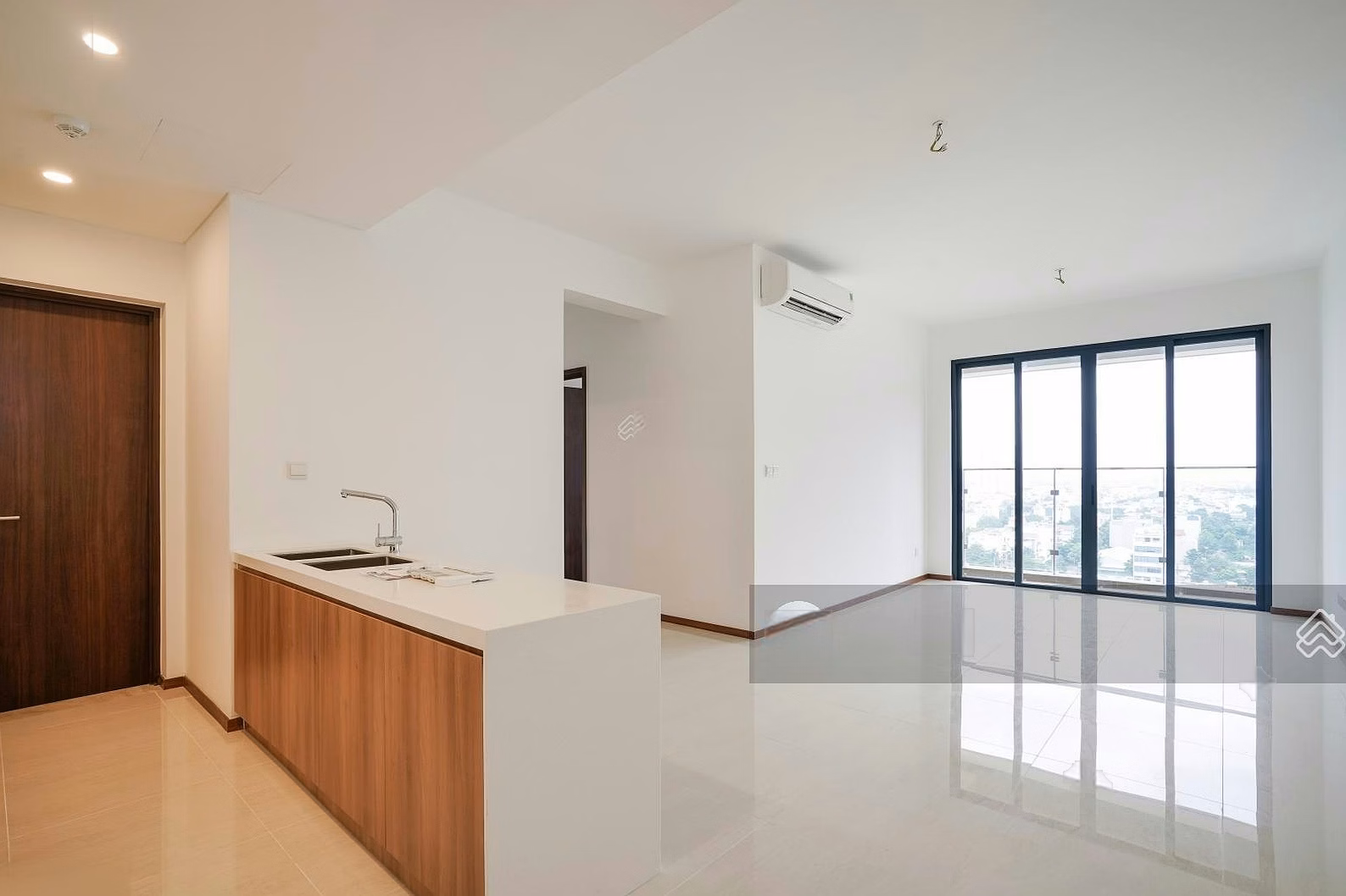 Tran Hai specializes in renting One Verandah 1 Bedroom - 2 Bedrooms - 3 Bedrooms with diverse floor views and furniture. Good prices 24/7