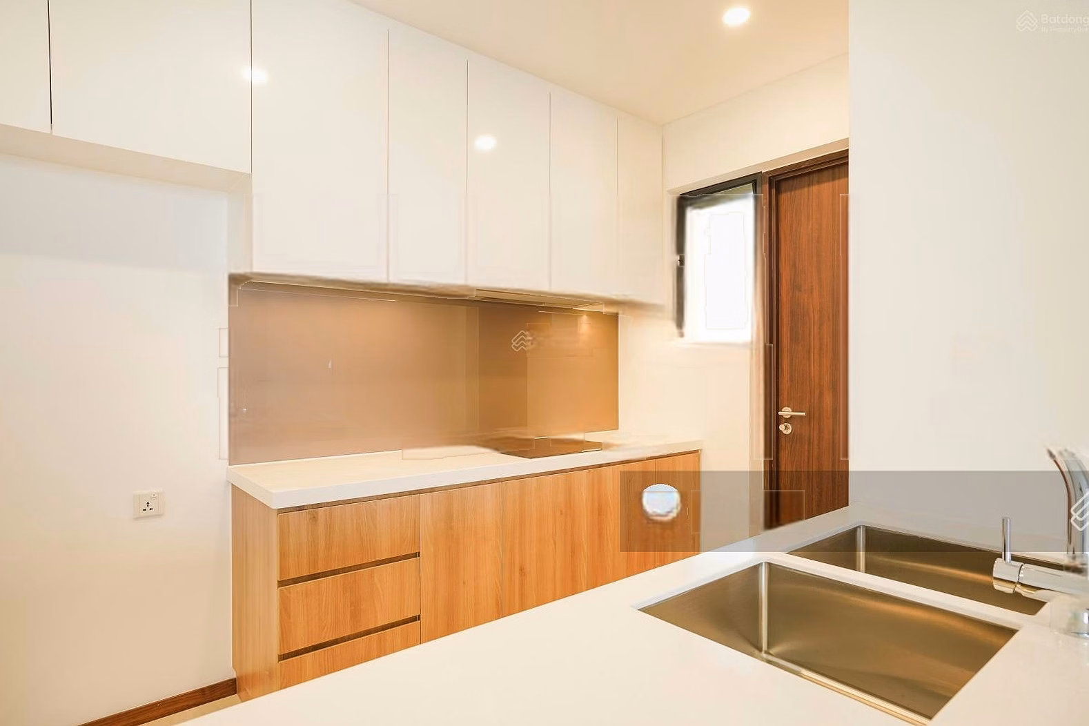 Tran Hai specializes in renting One Verandah 1 Bedroom - 2 Bedrooms - 3 Bedrooms with diverse floor views and furniture. Good prices 24/7
