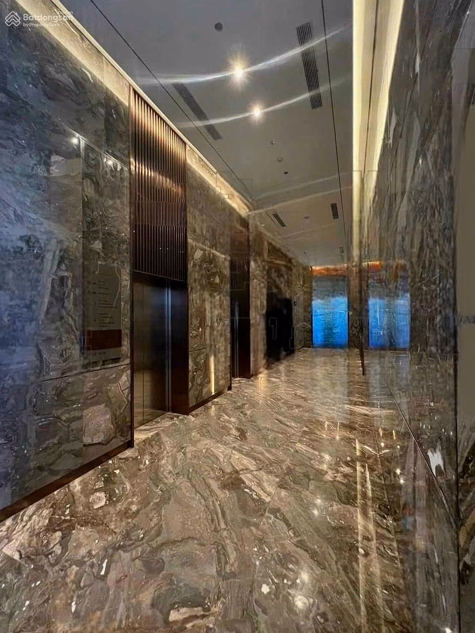 The owner urgently rents Ngoai Giao Doan apartment, enjoying a classy life in the center of Hanoi
