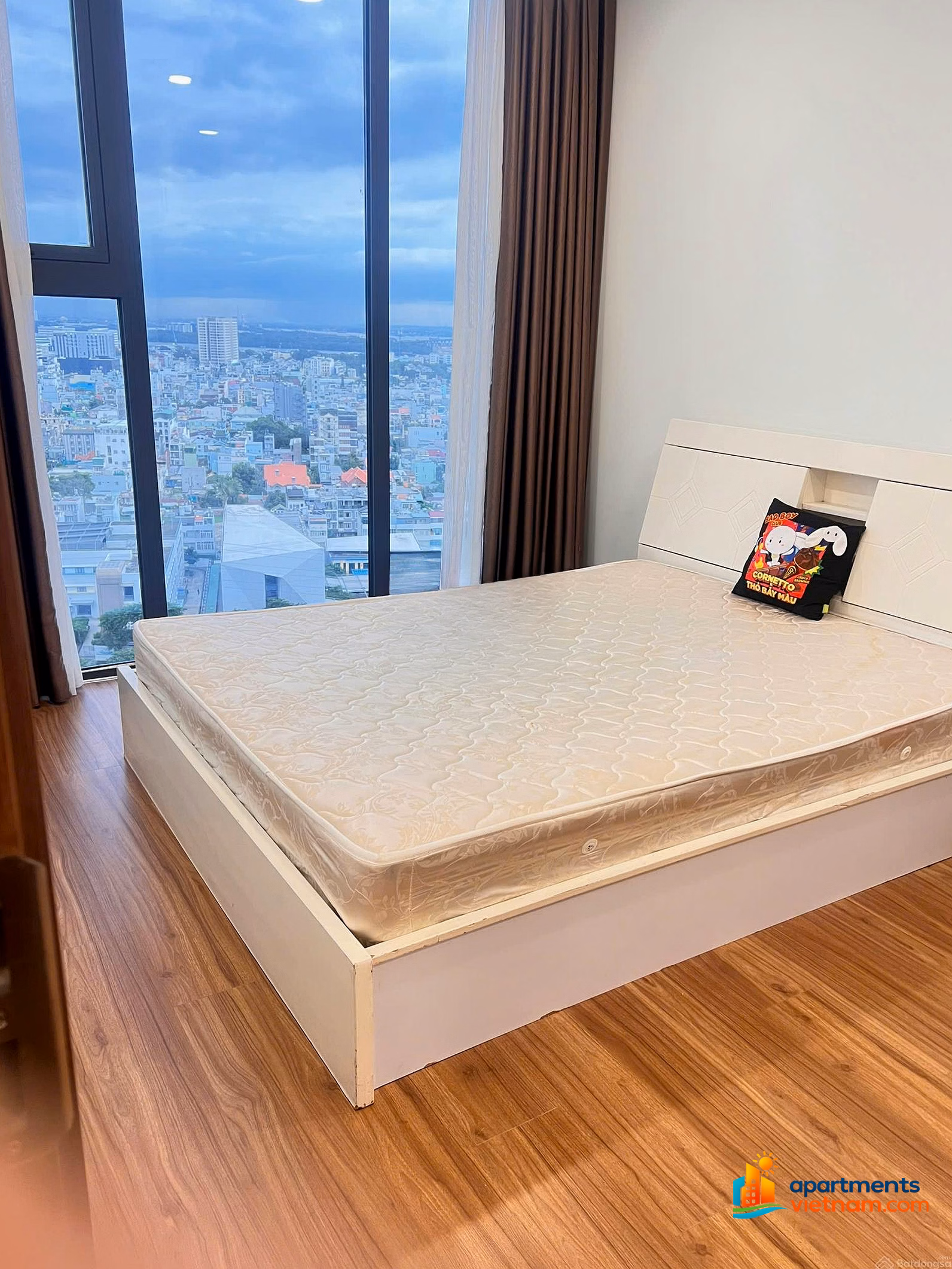 Eco Green Saigon shopping cart for rent newly updated today! 0932 139 ***