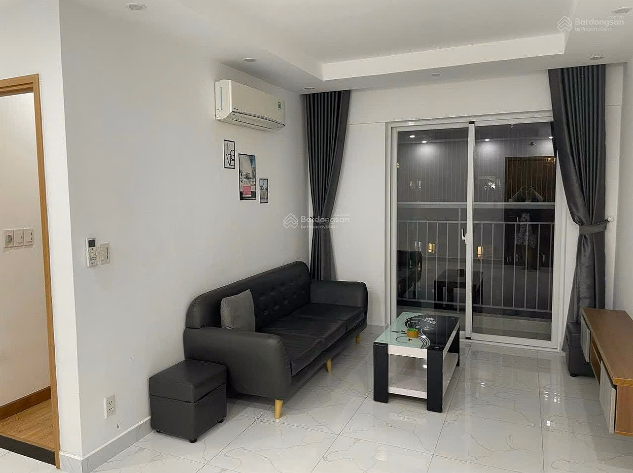 Need to transfer Conic Riverside apartment 2 bedrooms, 2 bathrooms with pink book, price 3.2 billion NH, 80% loan support