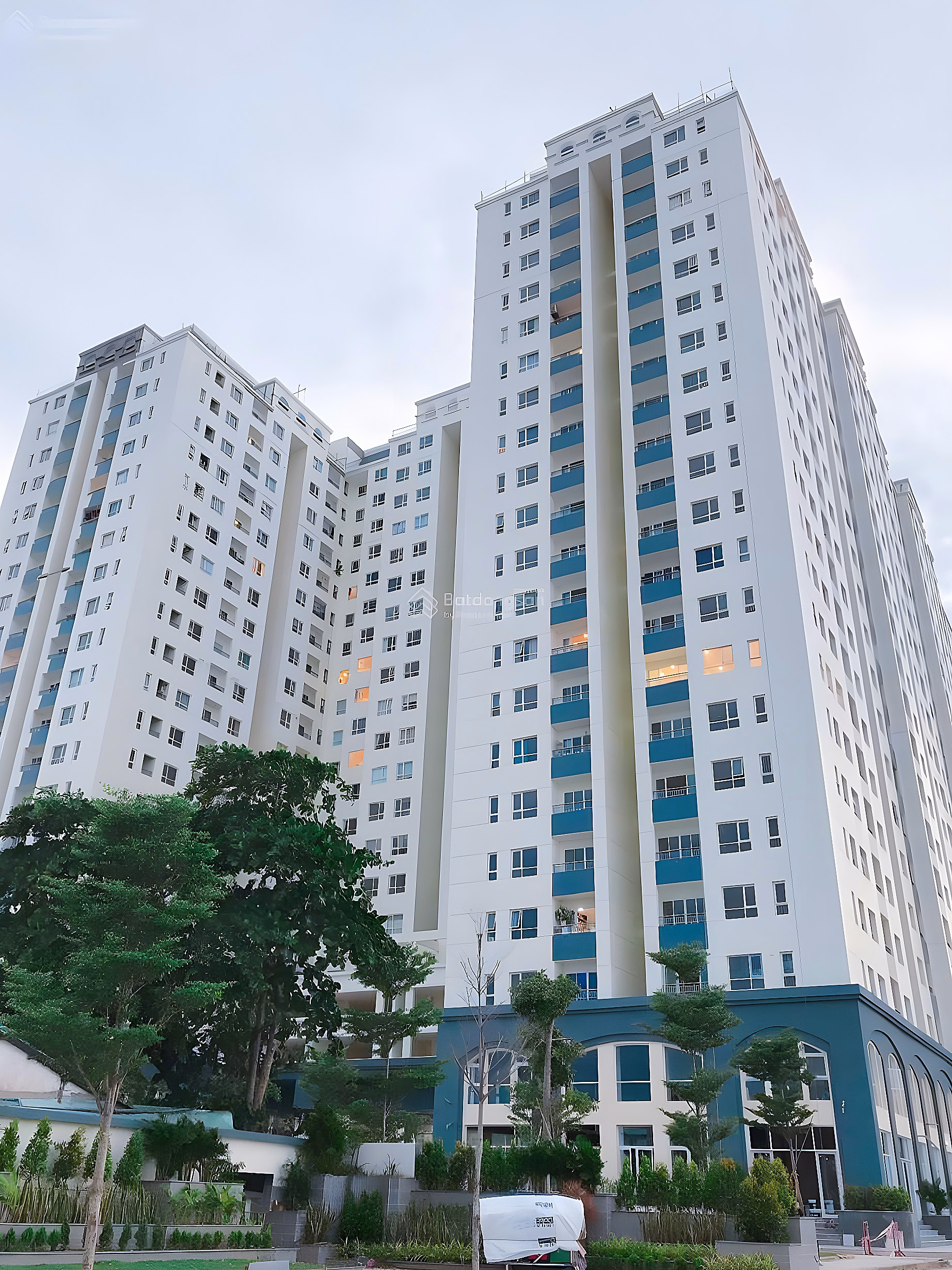 I'm stuck with money to sell 2 bedrooms for 2.14 billion, 62m2 for 2.37 billion, 3 bedrooms for 2.79t with furniture, if interested, contact me.