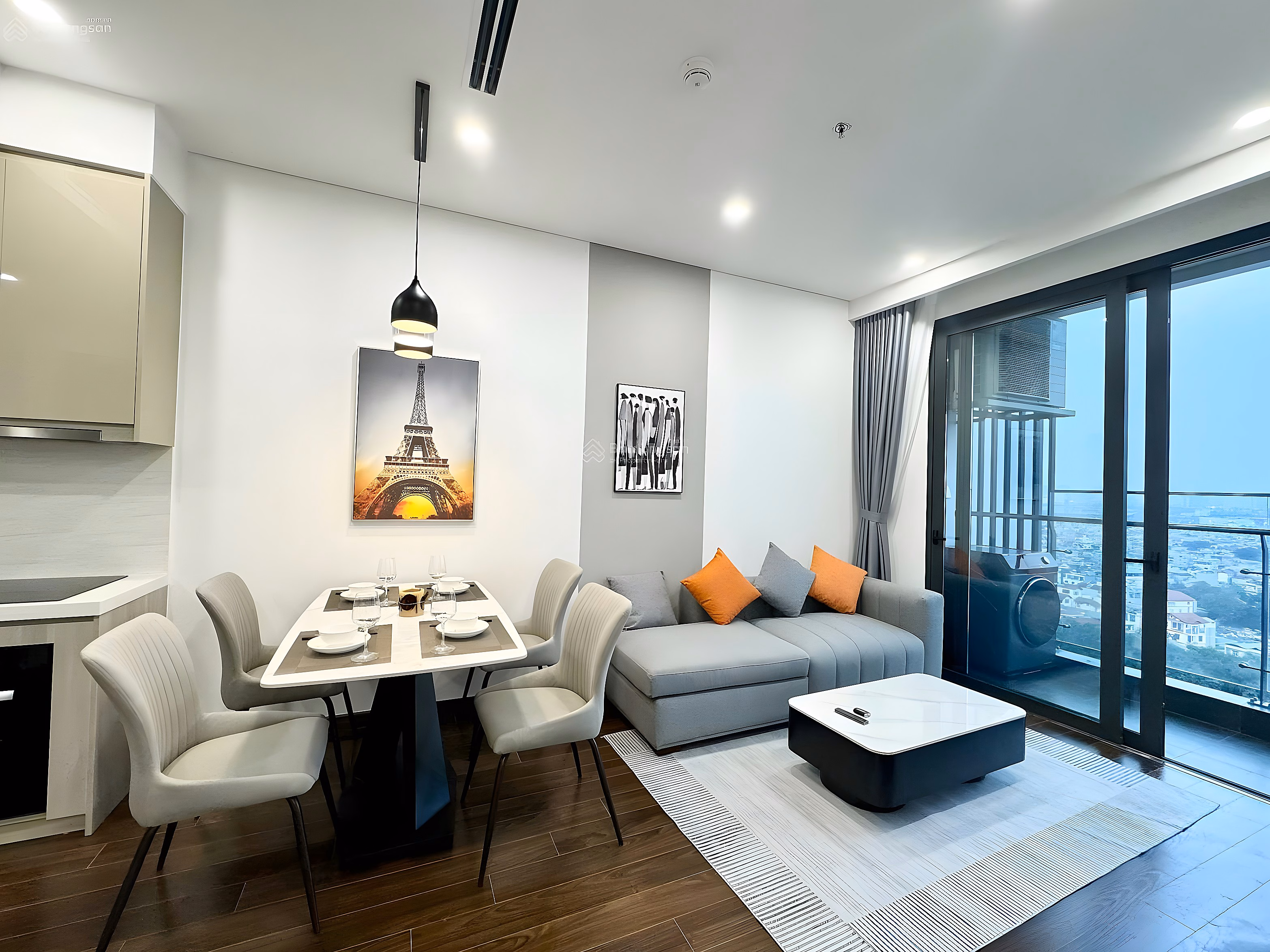 Owner rents apartment 1 bedroom + 1 bathroom 47m2 fully furnished for only 10 million/month free service and parking