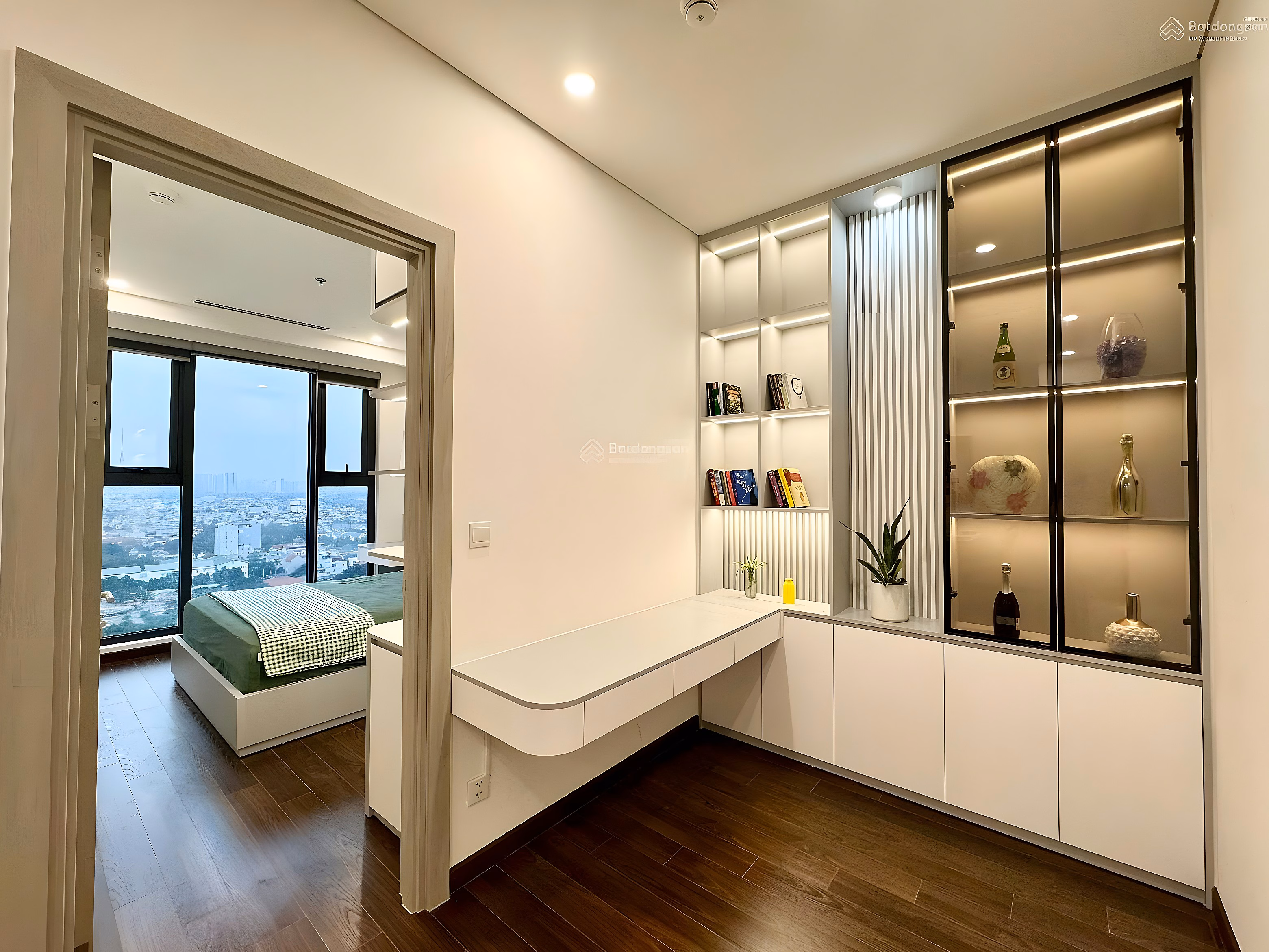 Owner rents apartment 1 bedroom + 1 bathroom 47m2 fully furnished for only 10 million/month free service and parking