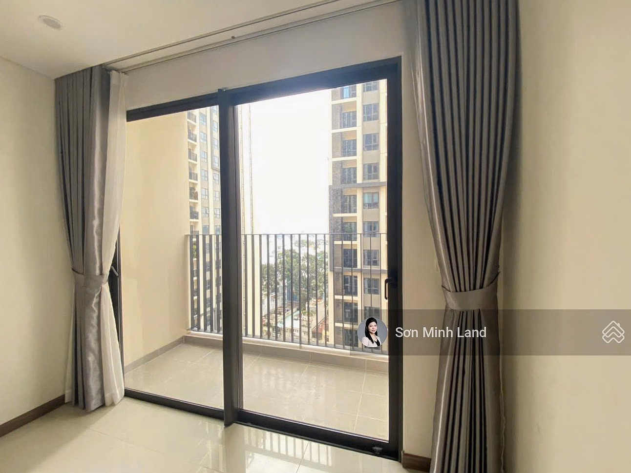 2 bedroom apartment for rent (87m2) Basic house - open view - iris building at Ha Do Centrosa. Son Minh Land