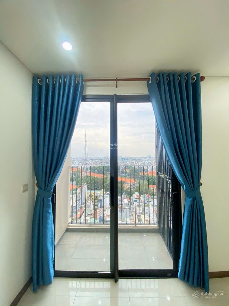 2 bedroom apartment for rent (87m2) Basic house - open view - iris building at Ha Do Centrosa. Son Minh Land
