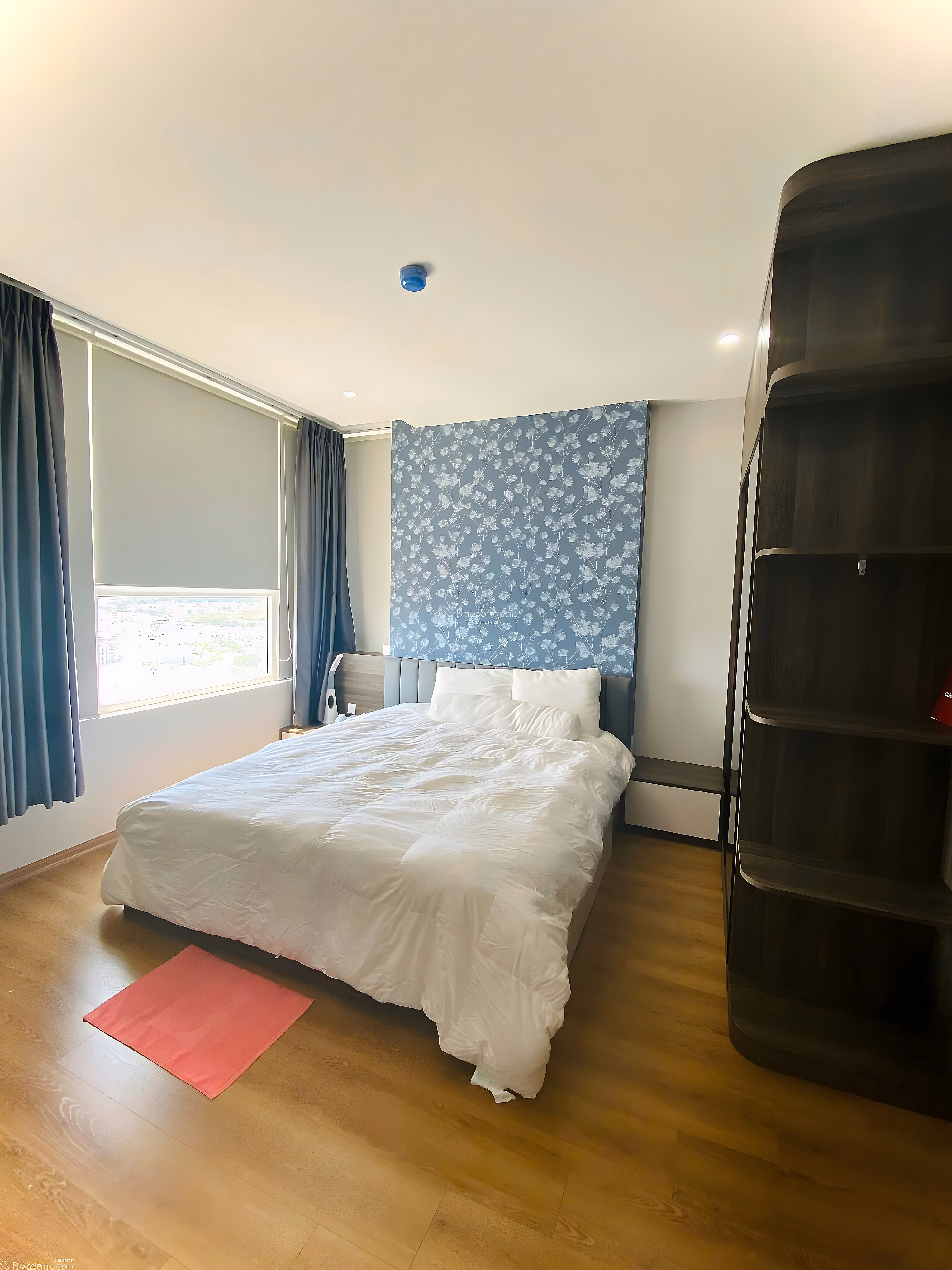 2 bedroom apartment for rent right away, priced at 8 - 10 million, nice floor with open view***