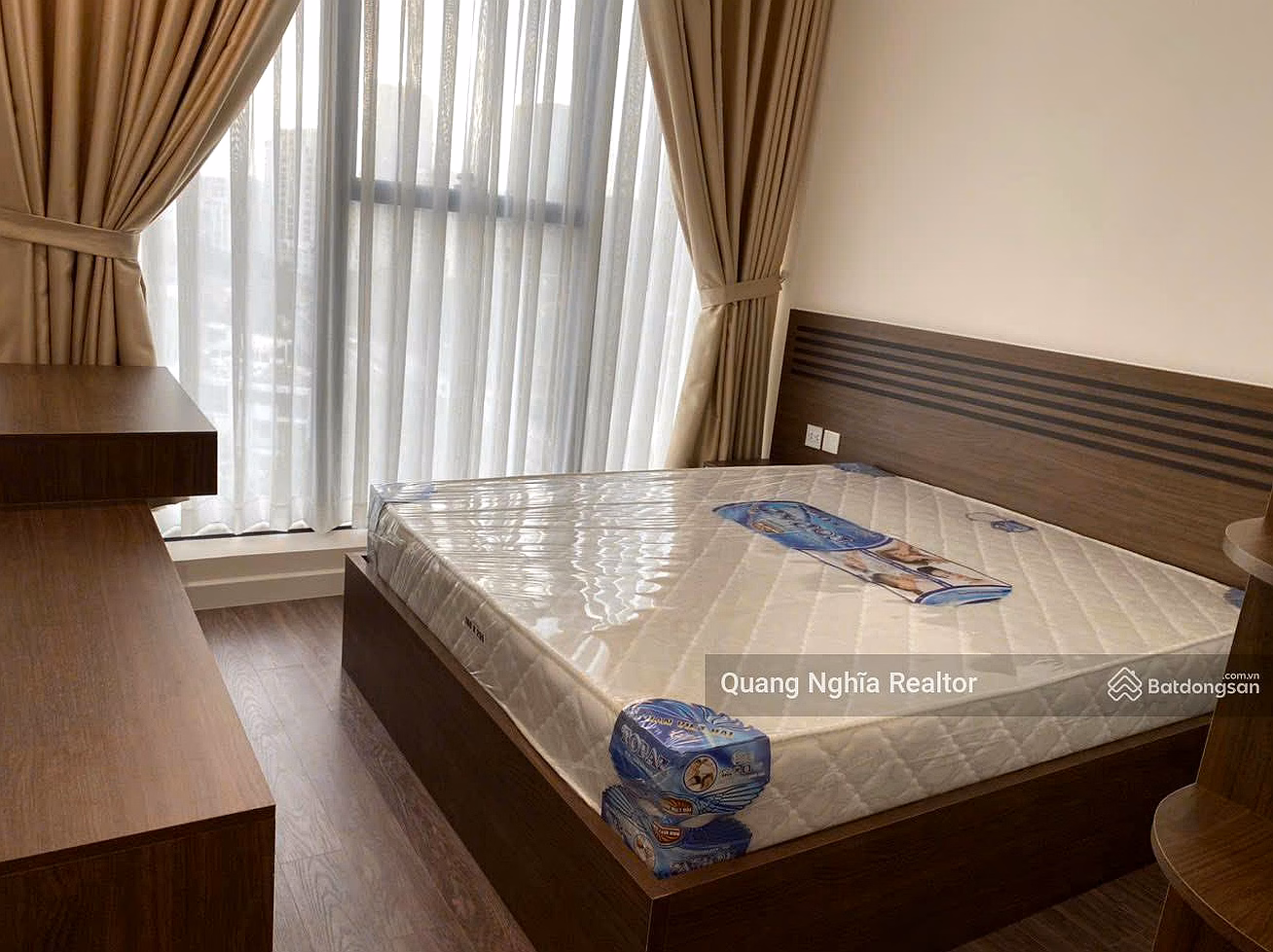 Hot! Sunshine Sky City Office Apartment 2 bedrooms - full beautiful furniture - adjacent to PMH price only 4.3 billion***