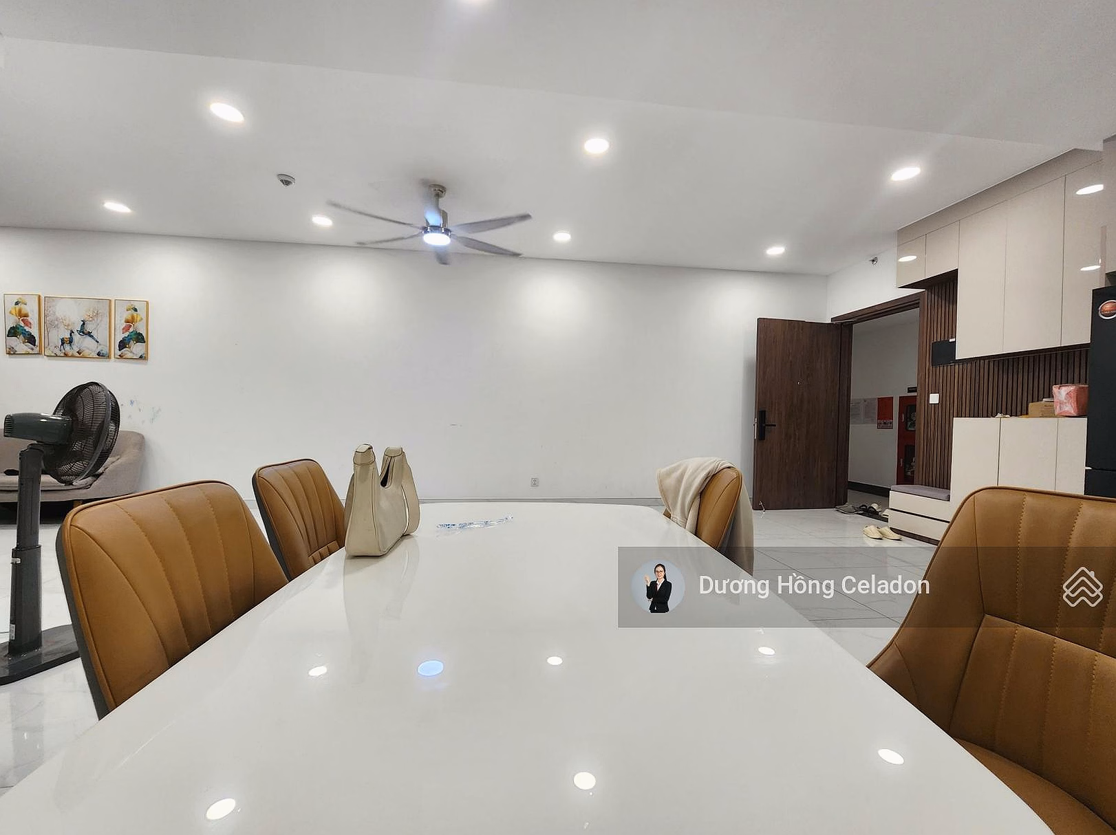 2 Bedroom Apartment + 1 Diamond Brilliant Celadon City/ 112m2 (can have 3 Bedrooms) with 8 billion 300/ new house right away