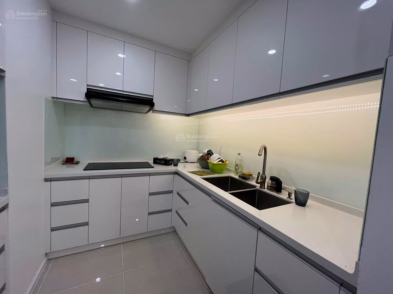 Hiyori apartment for rent, corner unit, 2 bedrooms, high floor, direct sea view