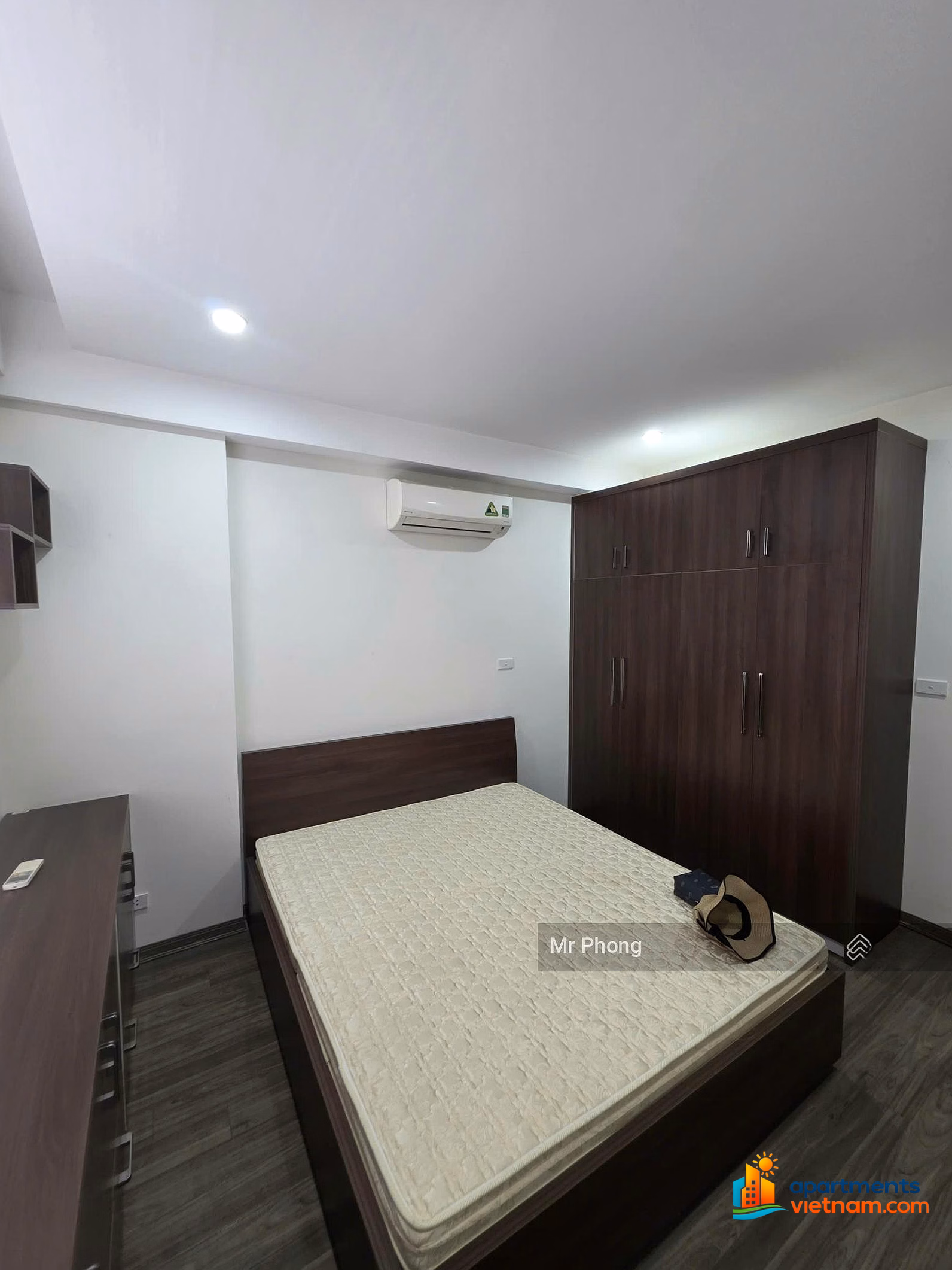 Owner rents luxury apartment Handiresco 31 Le Van Luong, 3 full bedrooms, 105m2, price only 17 million