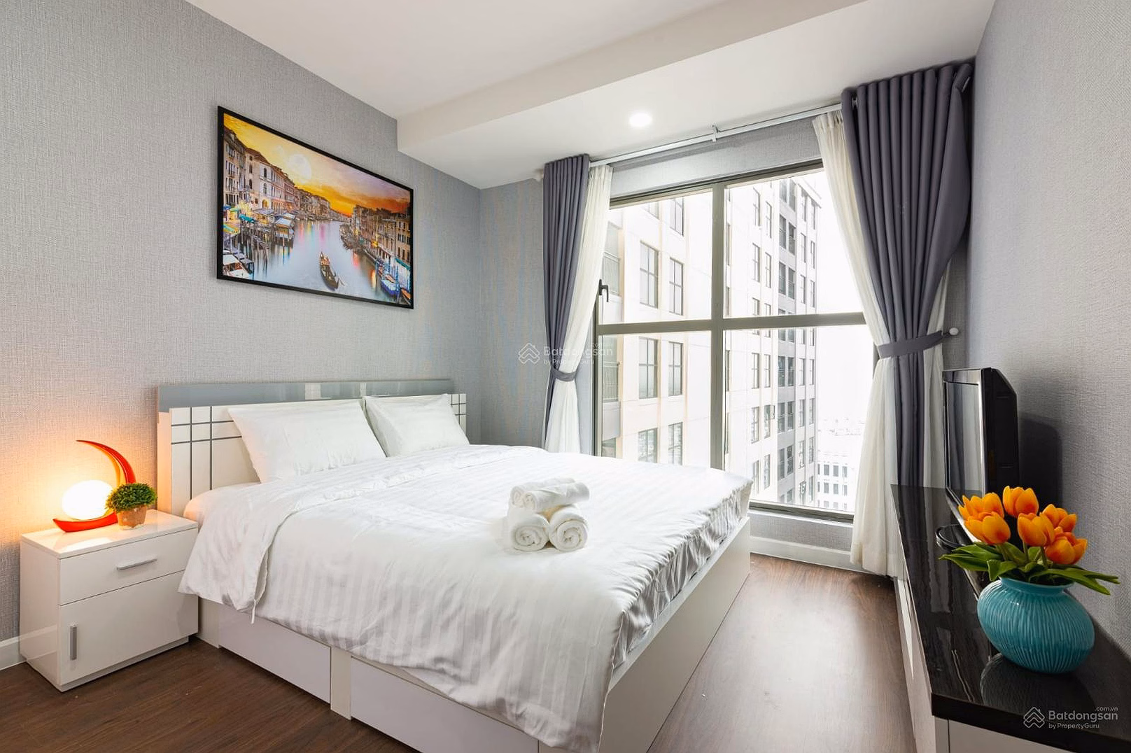 2 bedroom apartment in Saigon Royal - 18 million/month, nice house***