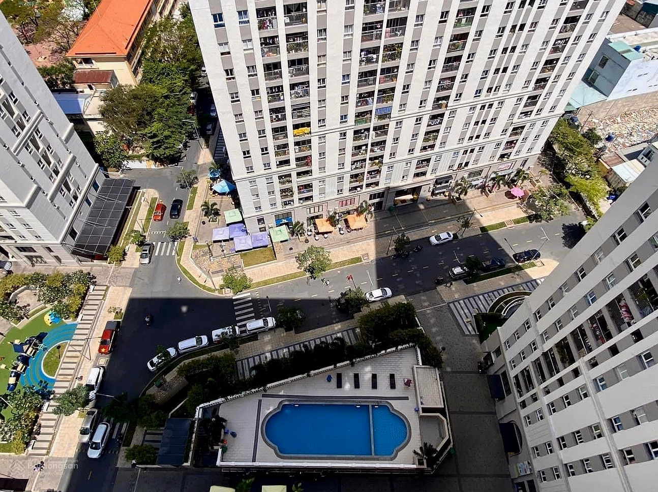 Imperial Place commercial house for sale, 3 bedrooms, 2 bathrooms with registered book, only 3.55 billion to get the house LH Uyen 0982 686 ***