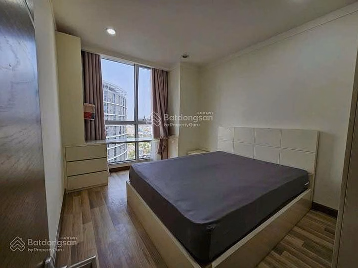 Saigon Airport apartment for rent, 2 bedrooms, 2 bathrooms, 95m2, fully furnished, price: 16.5 million/month, contact 0908 435 ***