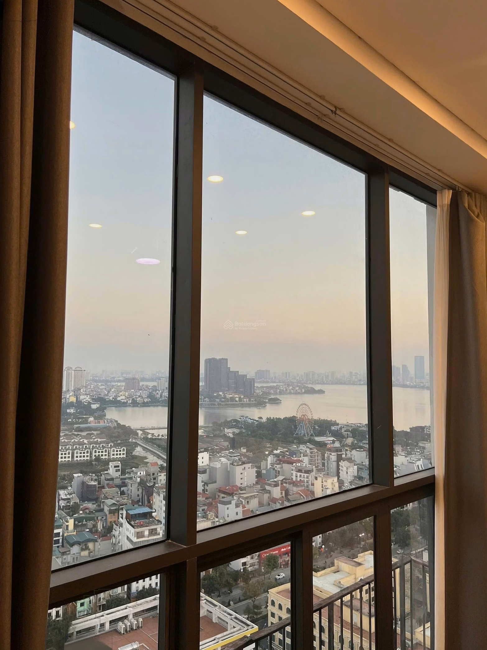 Duplex apartment for rent with 1 bedroom overlooking Nhat Tan bridge, PentStudio project - 699 Lac Long Quan (***)