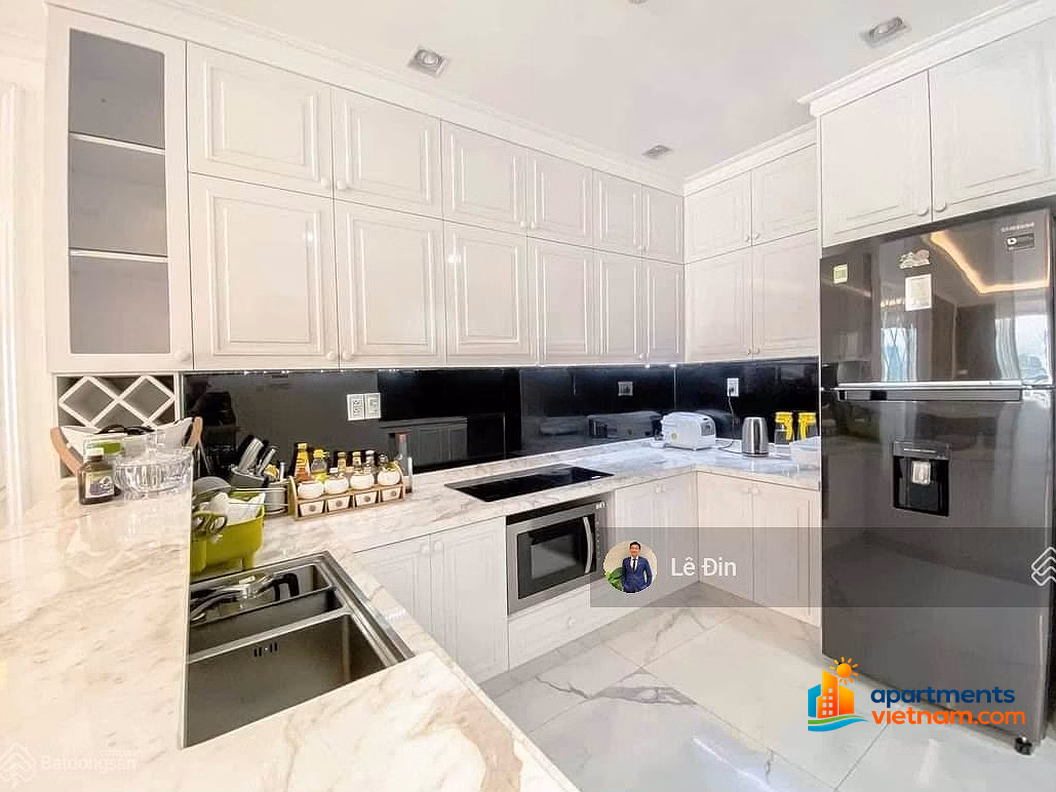 PKD Kingdom 101 Quan 10 apartment for rent with discount of 3 - 5 million 2 bedrooms, instant parking, ready to view house pass