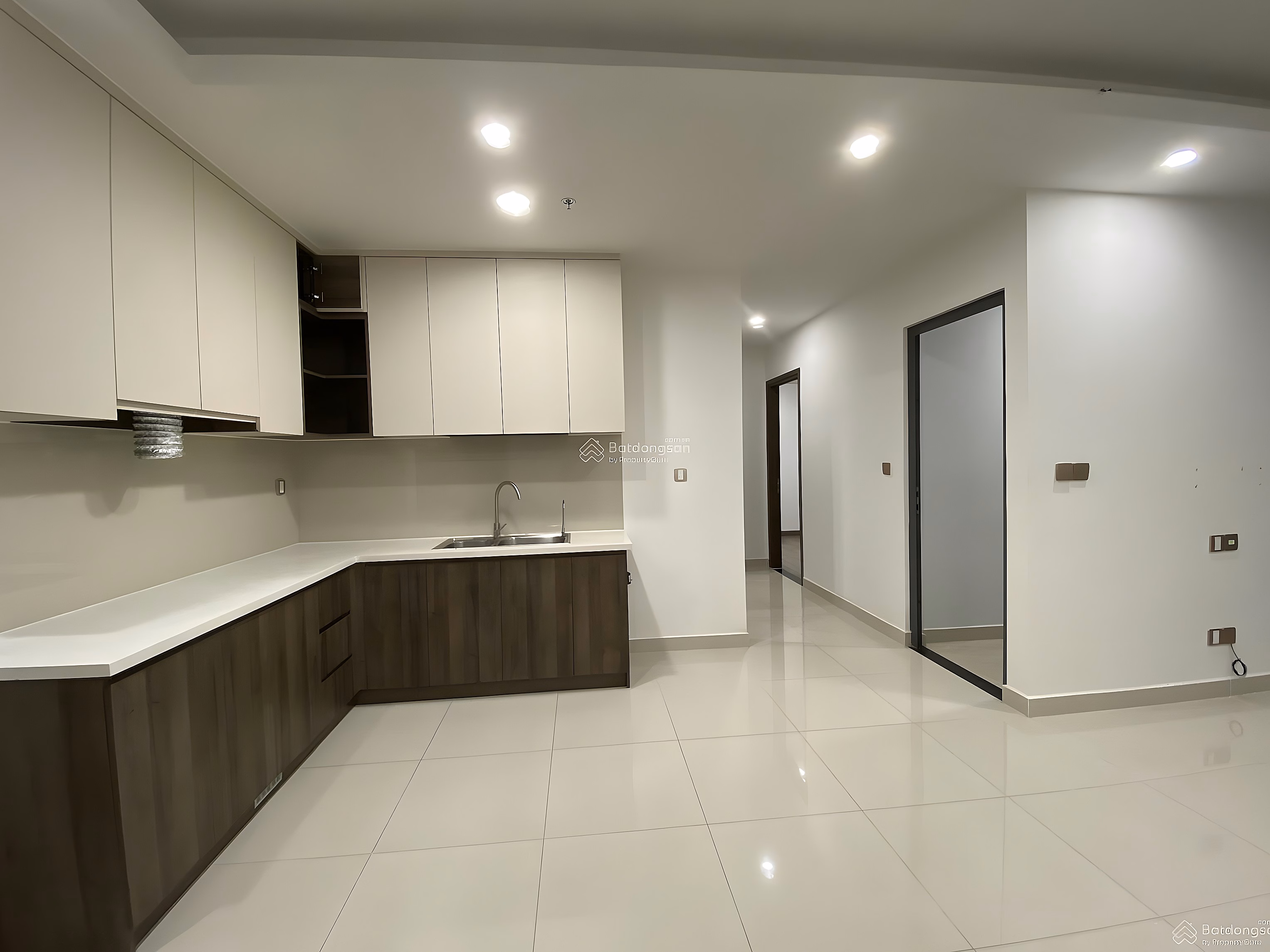 4.4 billion (95% + VAT) Q7 Boulevard 3 bedrooms 2 bathrooms 76m² floor with nice view - sales contract - analysis
