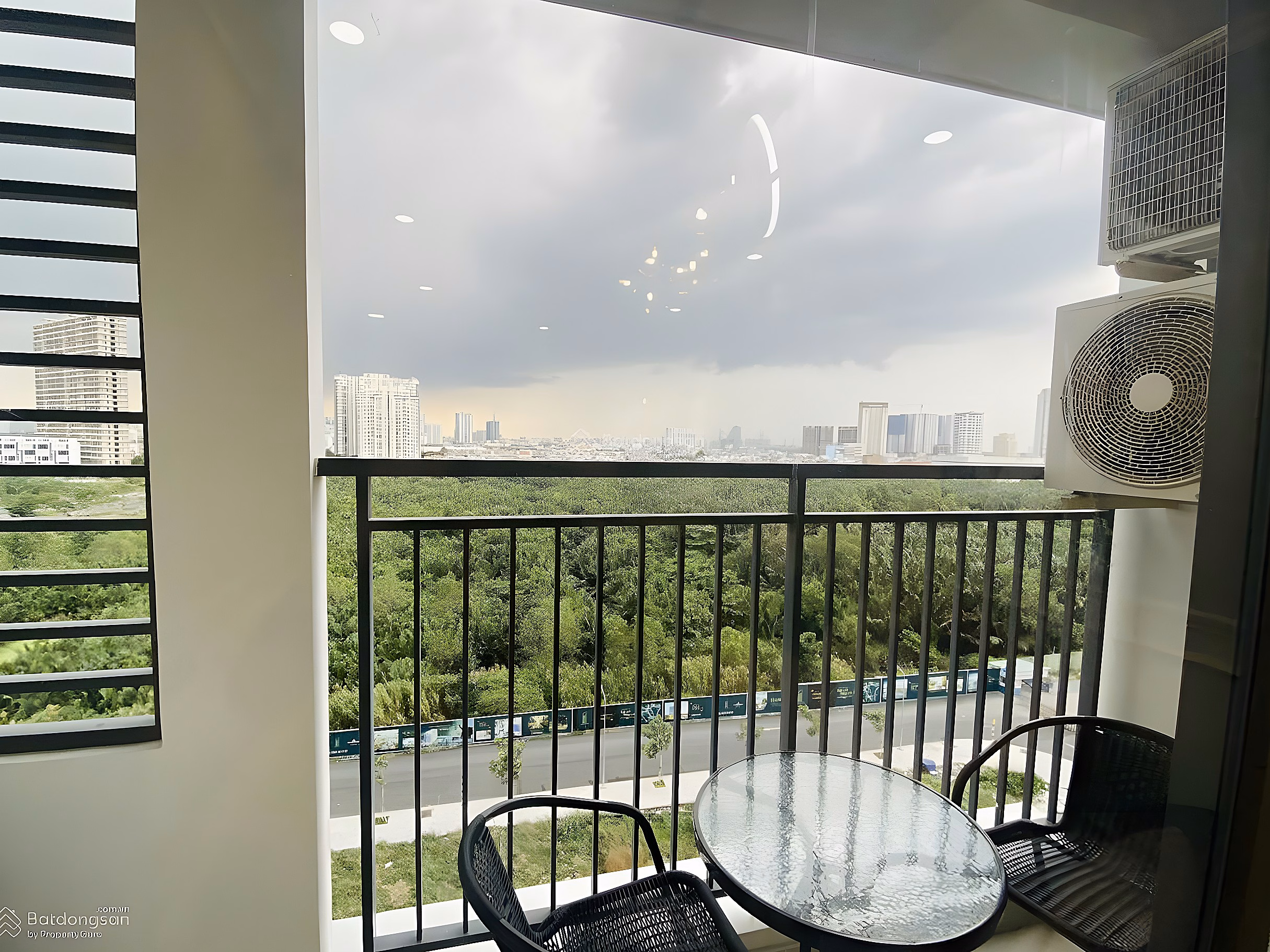 4.4 billion (95% + VAT) Q7 Boulevard 3 bedrooms 2 bathrooms 76m² floor with nice view - sales contract - analysis