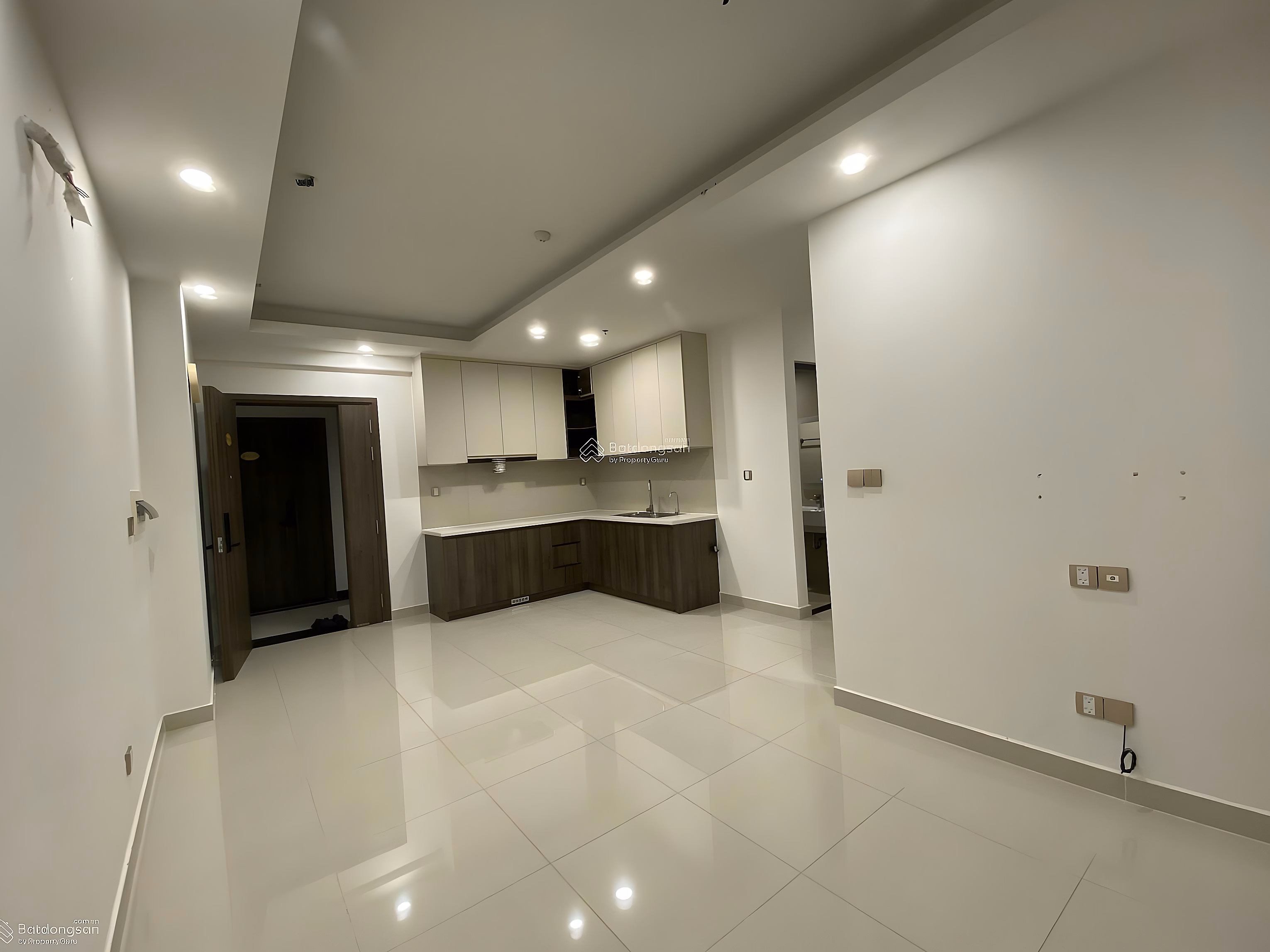 4.4 billion (95% + VAT) Q7 Boulevard 3 bedrooms 2 bathrooms 76m² floor with nice view - sales contract - analysis